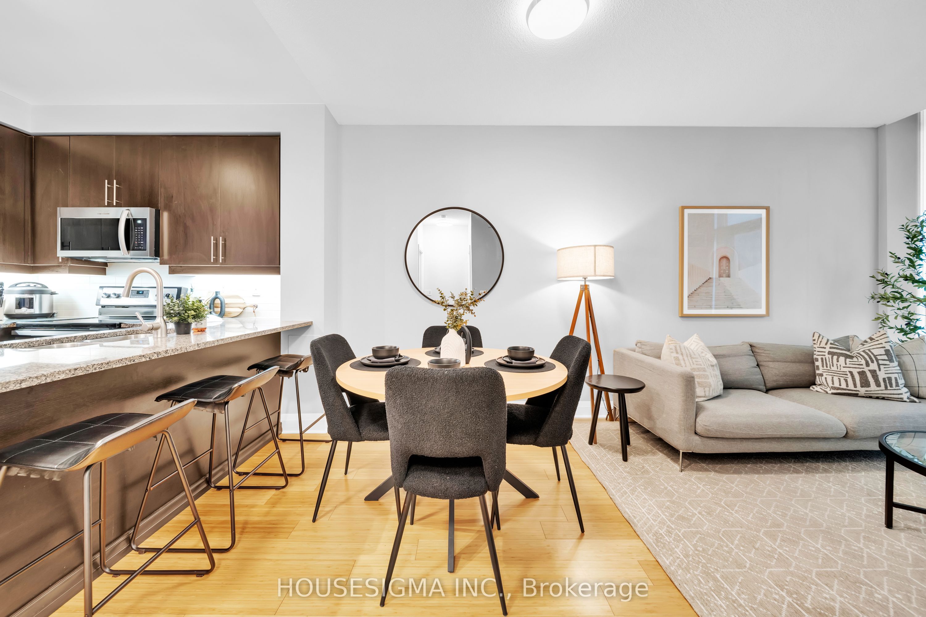 1185 The Queensway Avenue 208