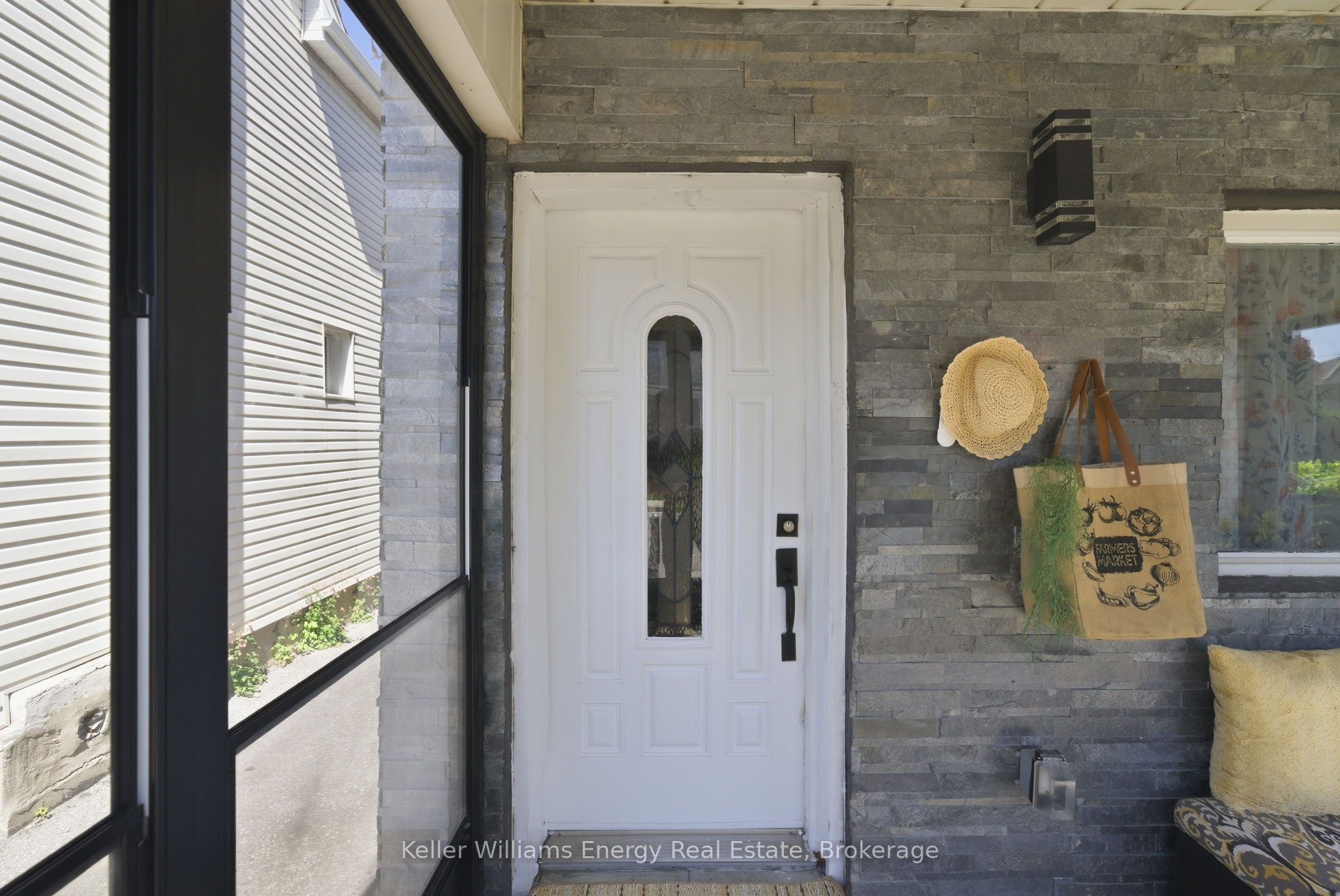 327 Albert Street