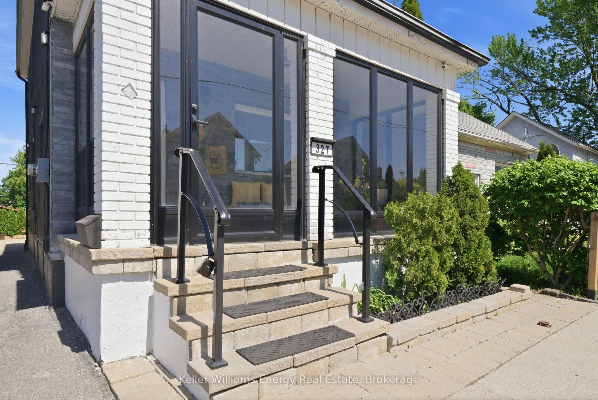 327 Albert Street