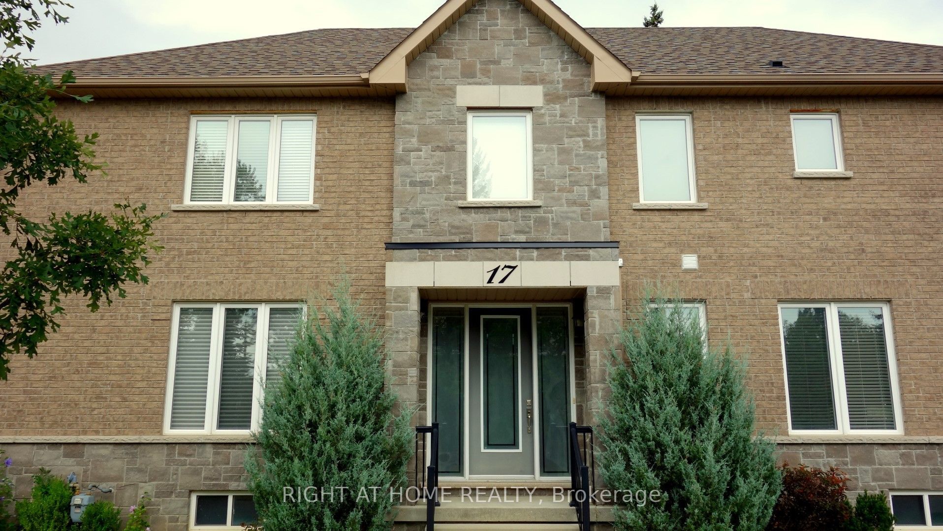 17 Bond Crescent