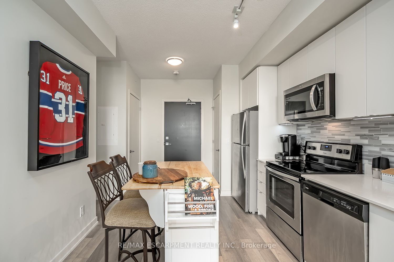 5240 Dundas Street 517