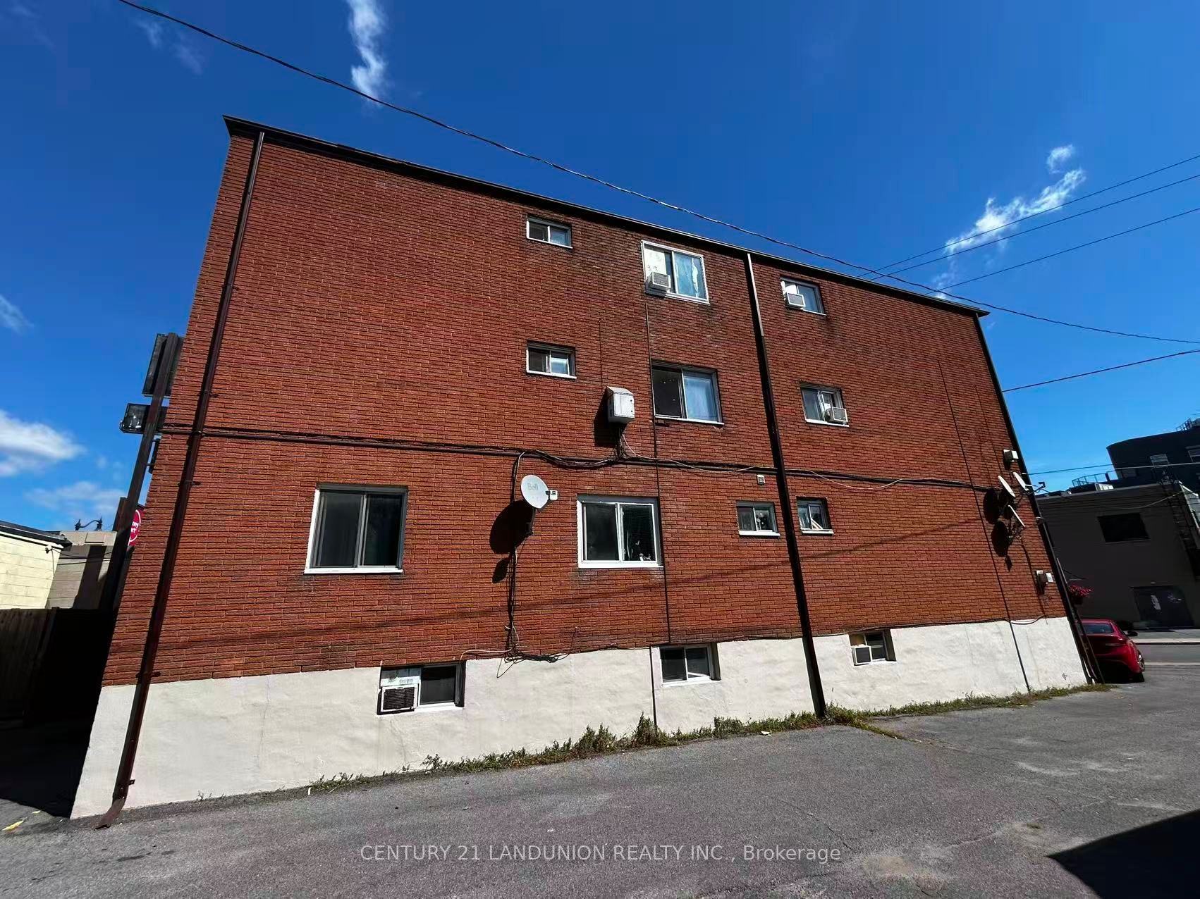 442 Macdonnell Street