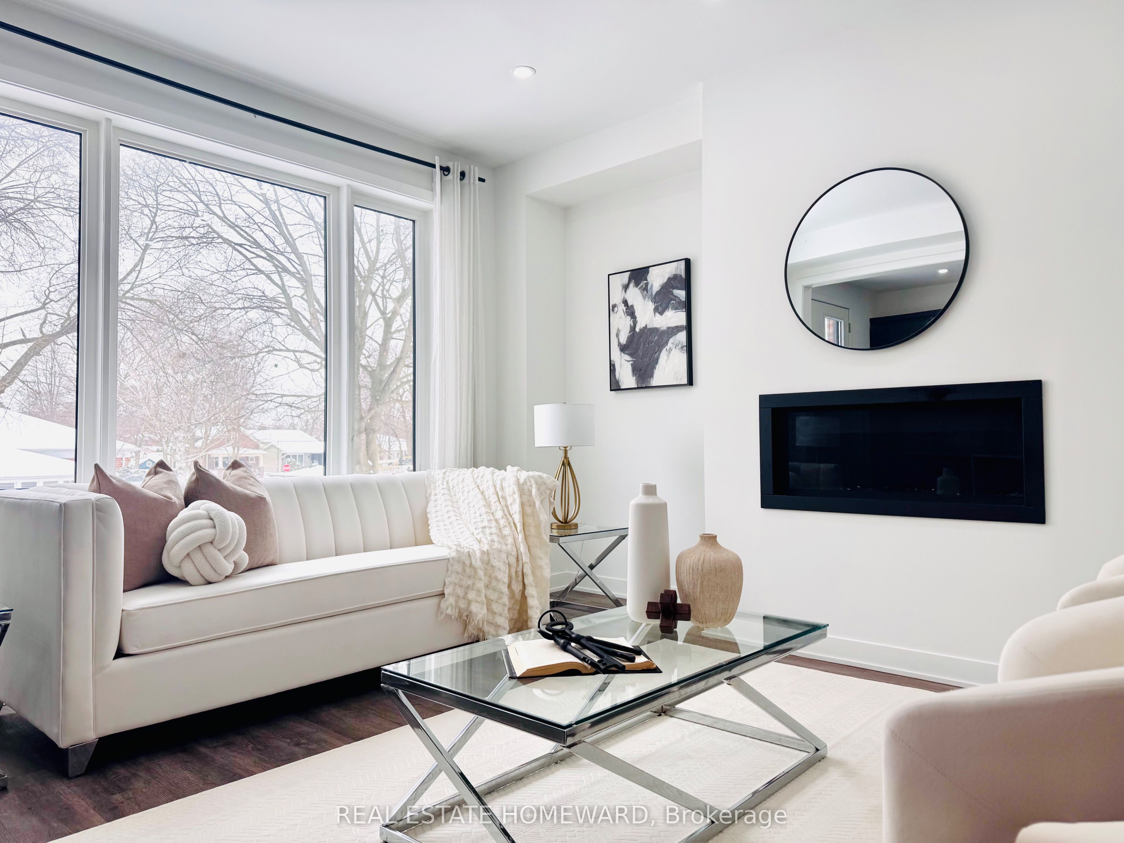 30 Frank Lloyd Wright Street