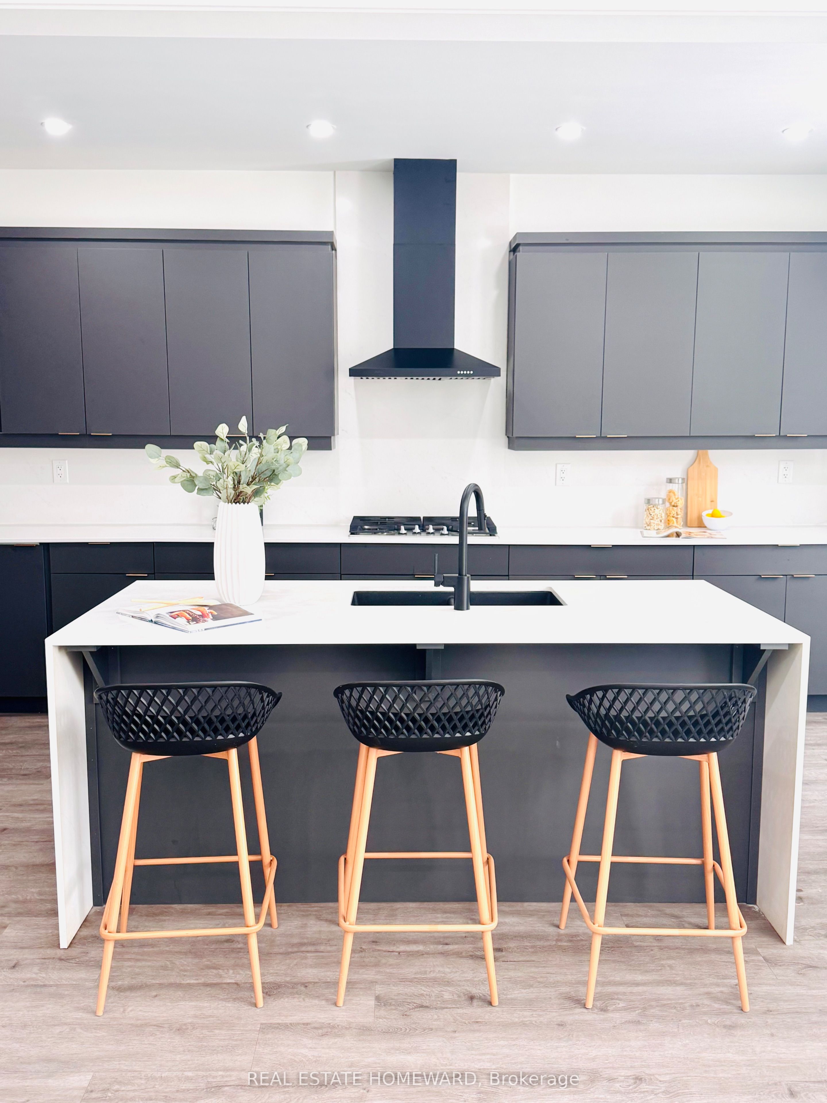 30 Frank Lloyd Wright Street