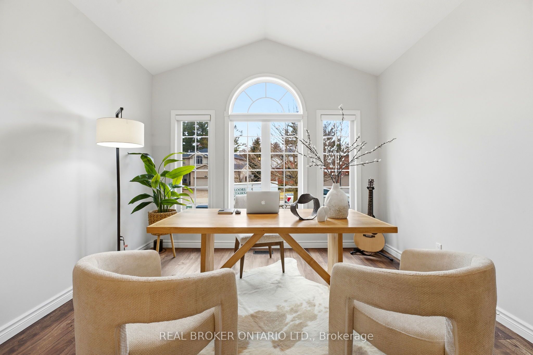20 Cottonwood Crescent