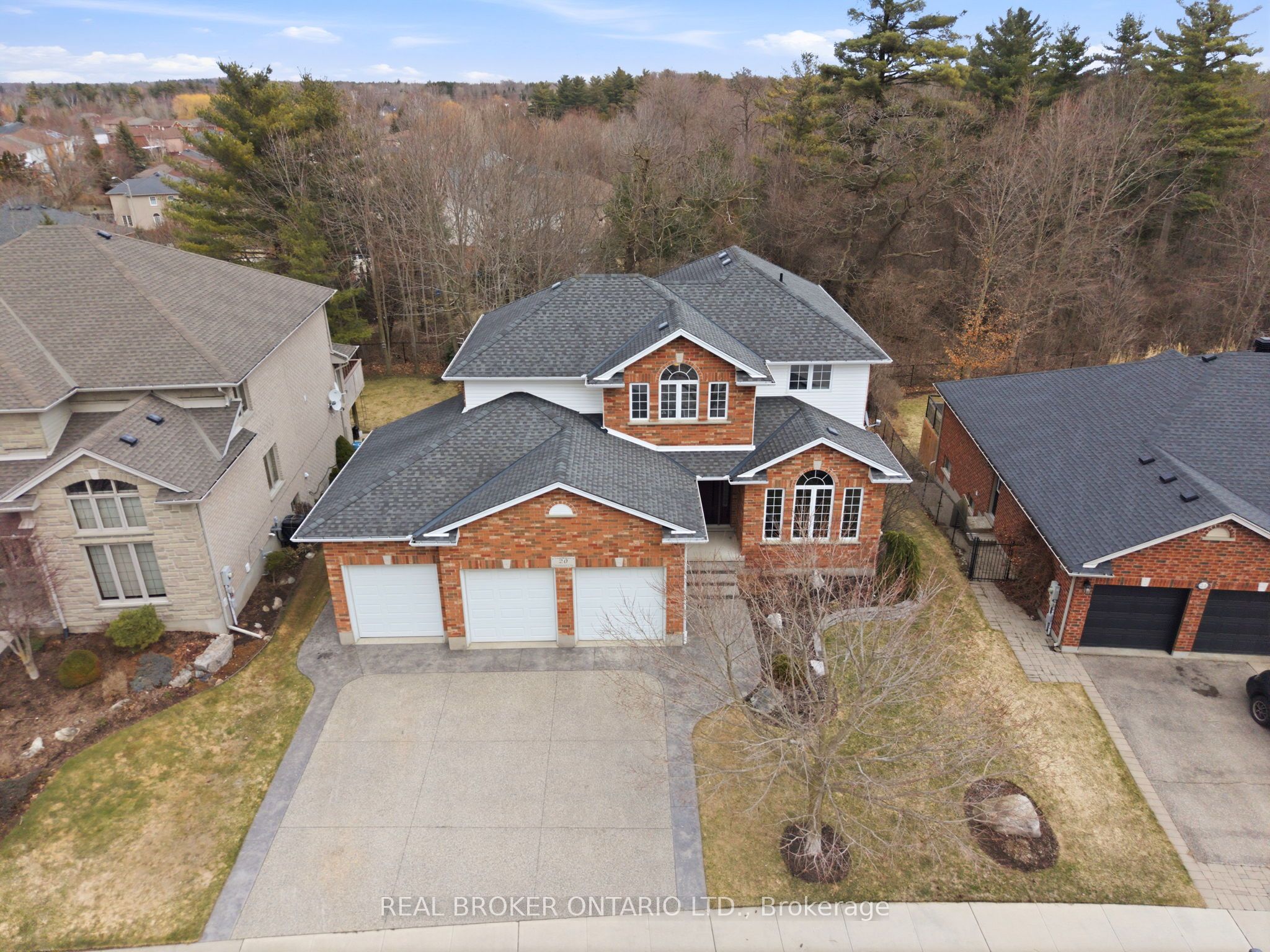 20 Cottonwood Crescent