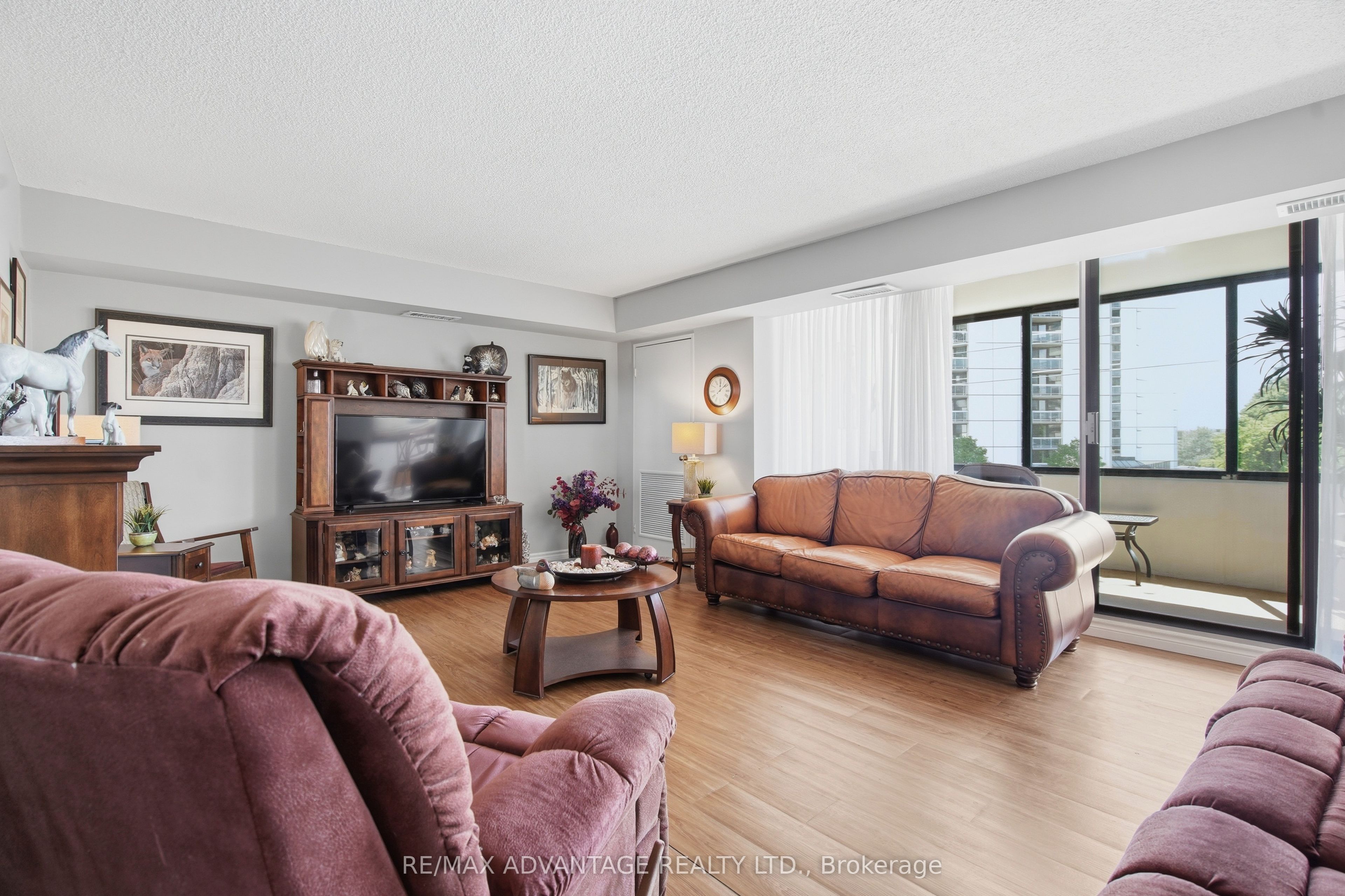 380 King Street 305
