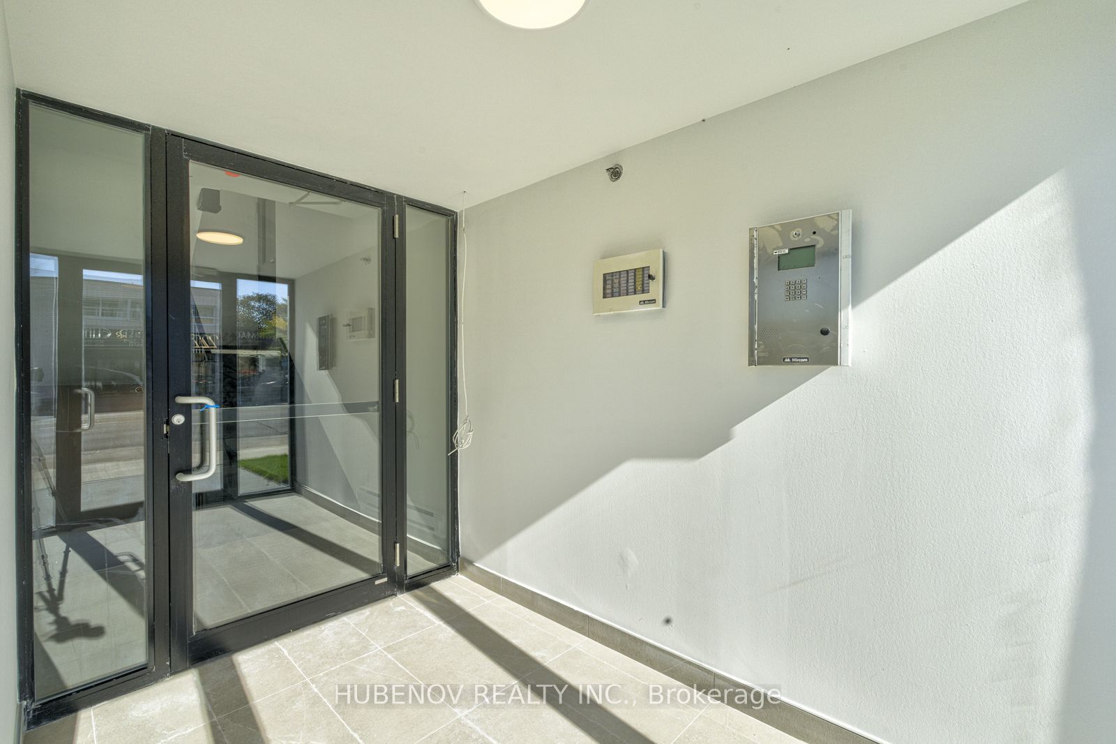 222 Lakeshore Road E