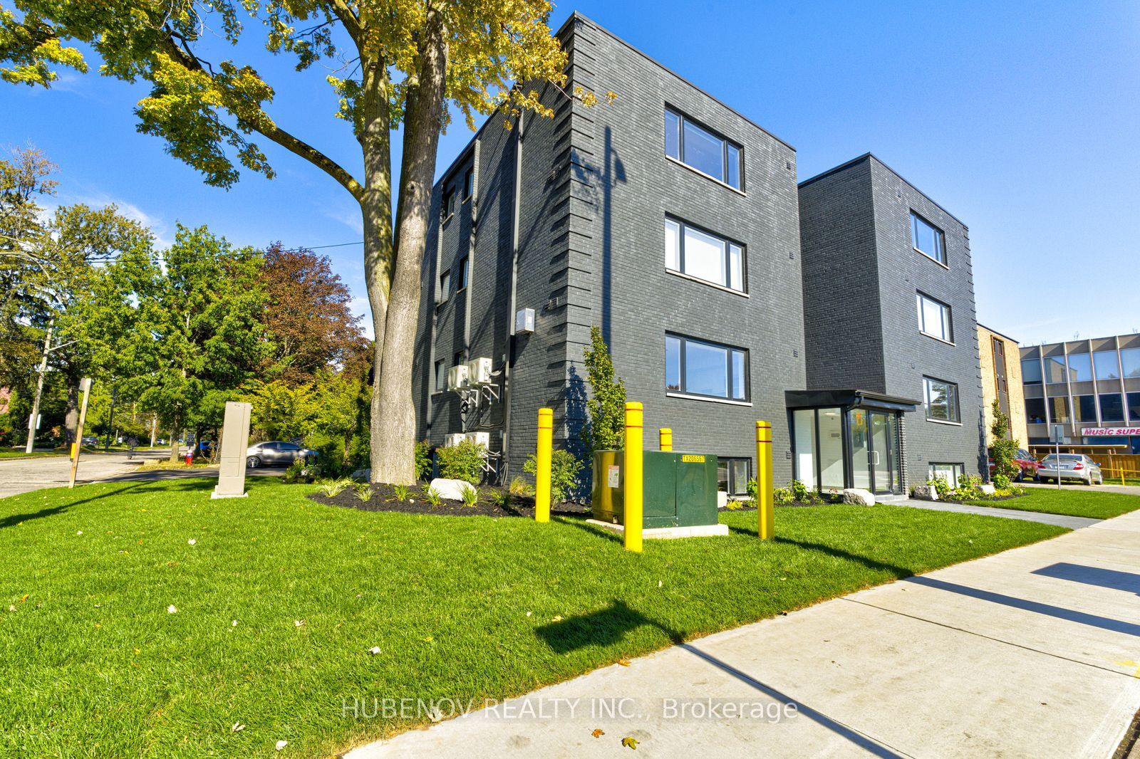 222 Lakeshore Road E