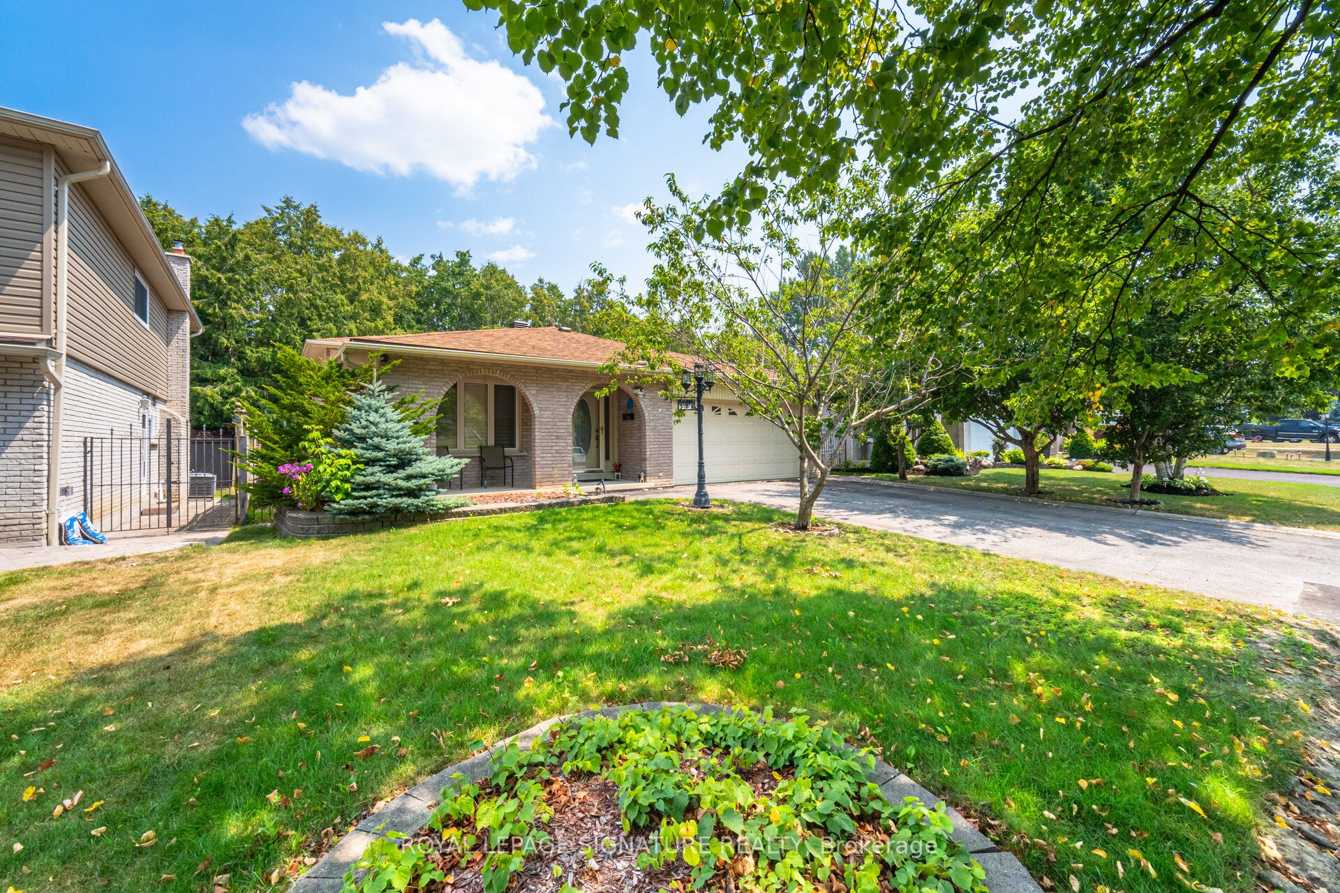 574 Antigua Crescent