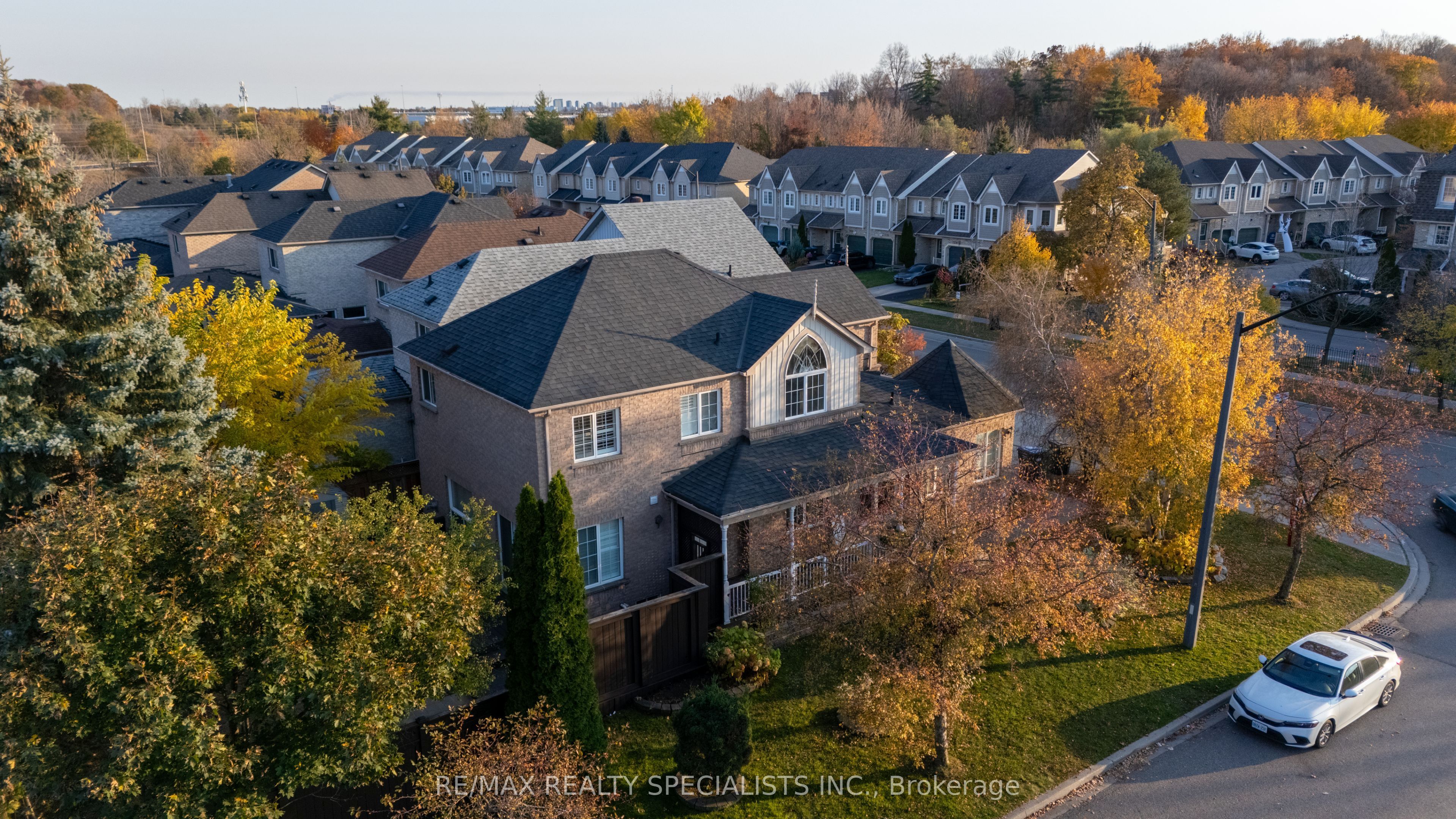 7283 Bellshire Gate