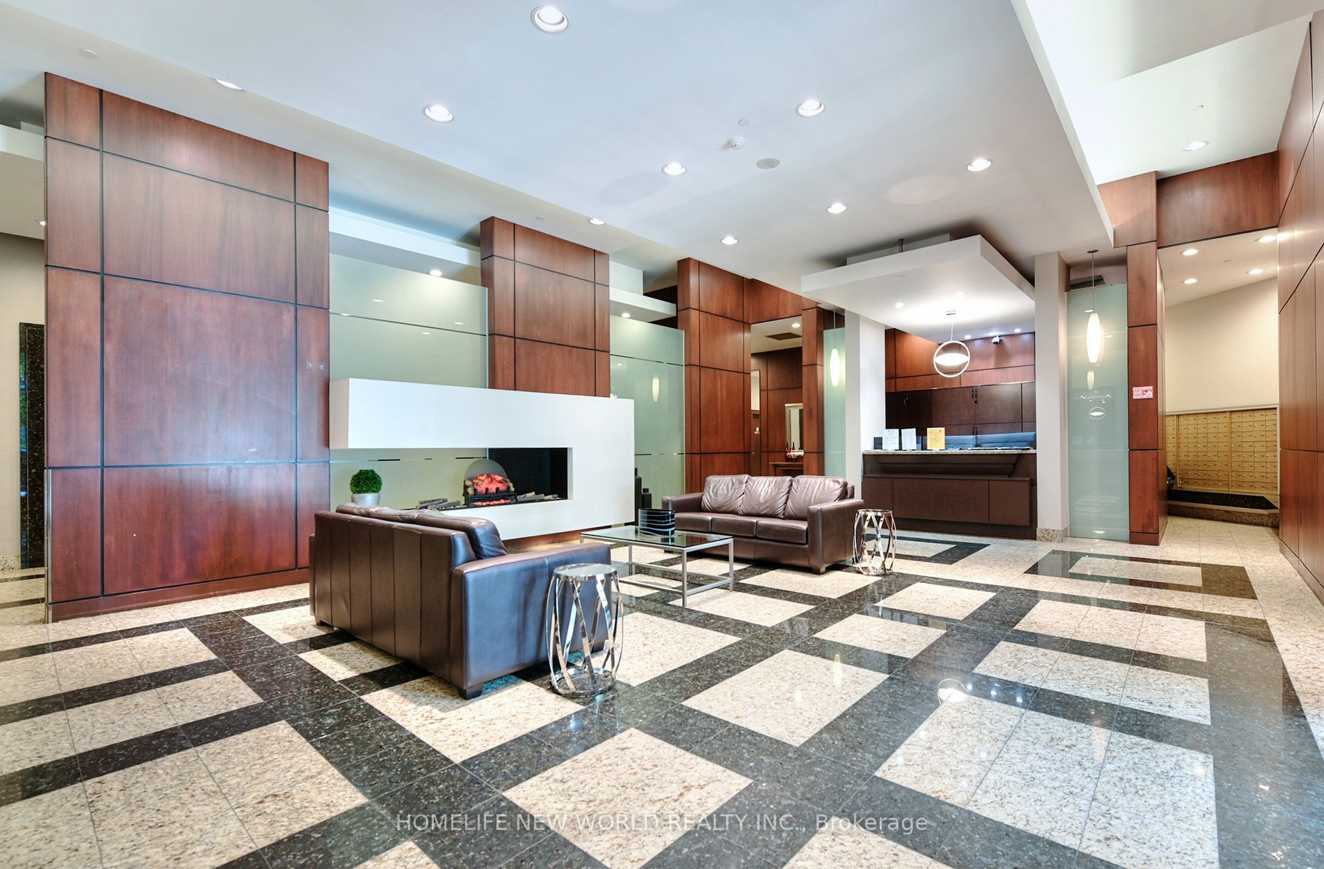 18 Parkview Avenue 811