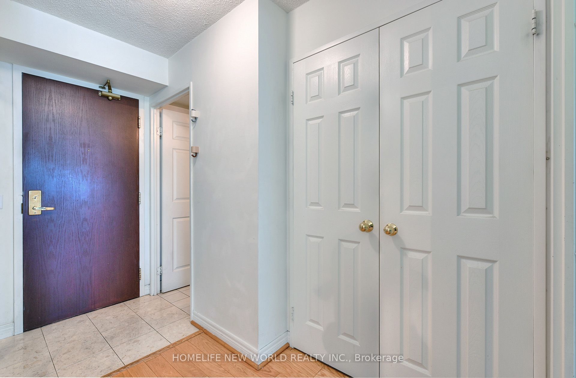 18 Parkview Avenue 811