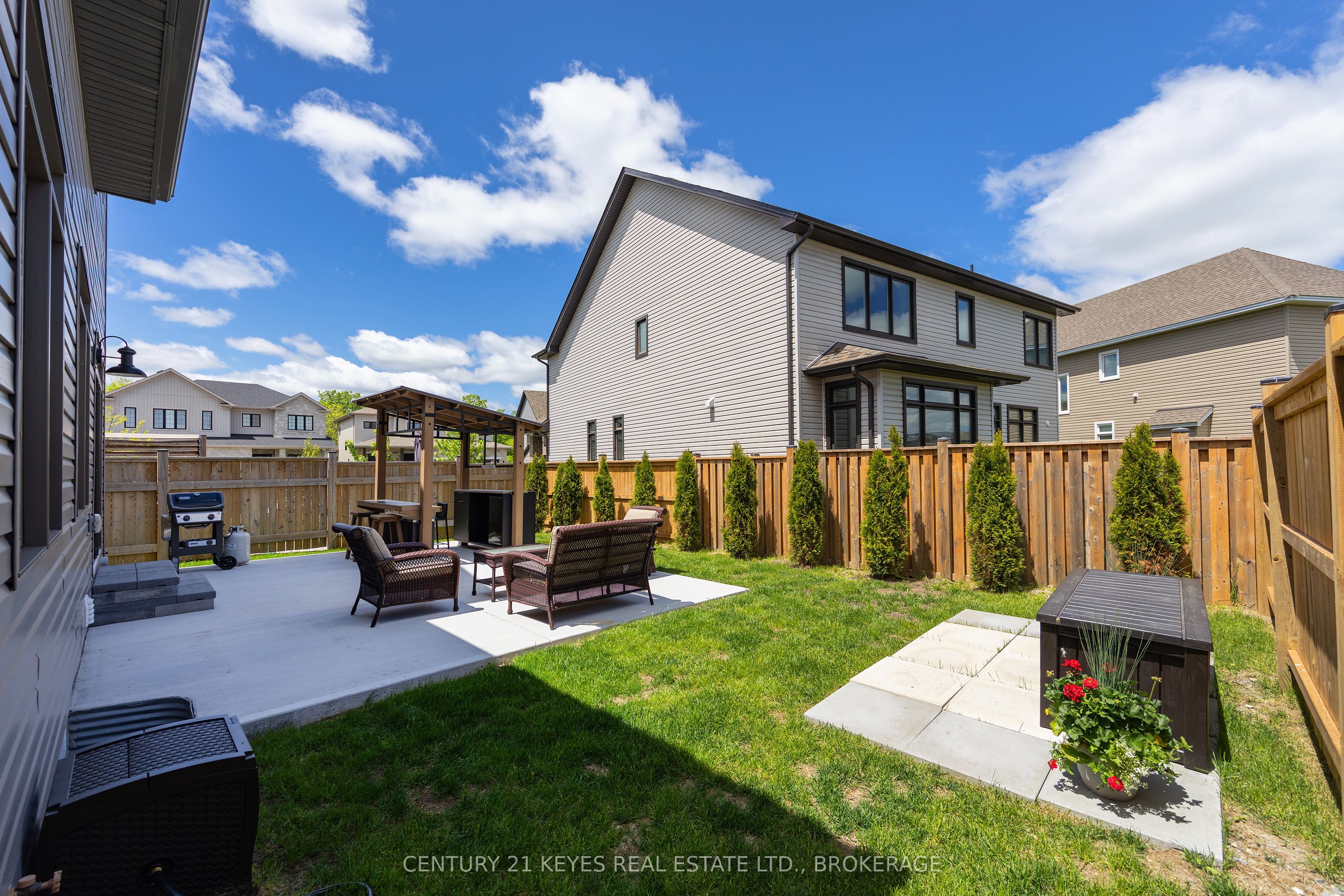 811 Riverview Way