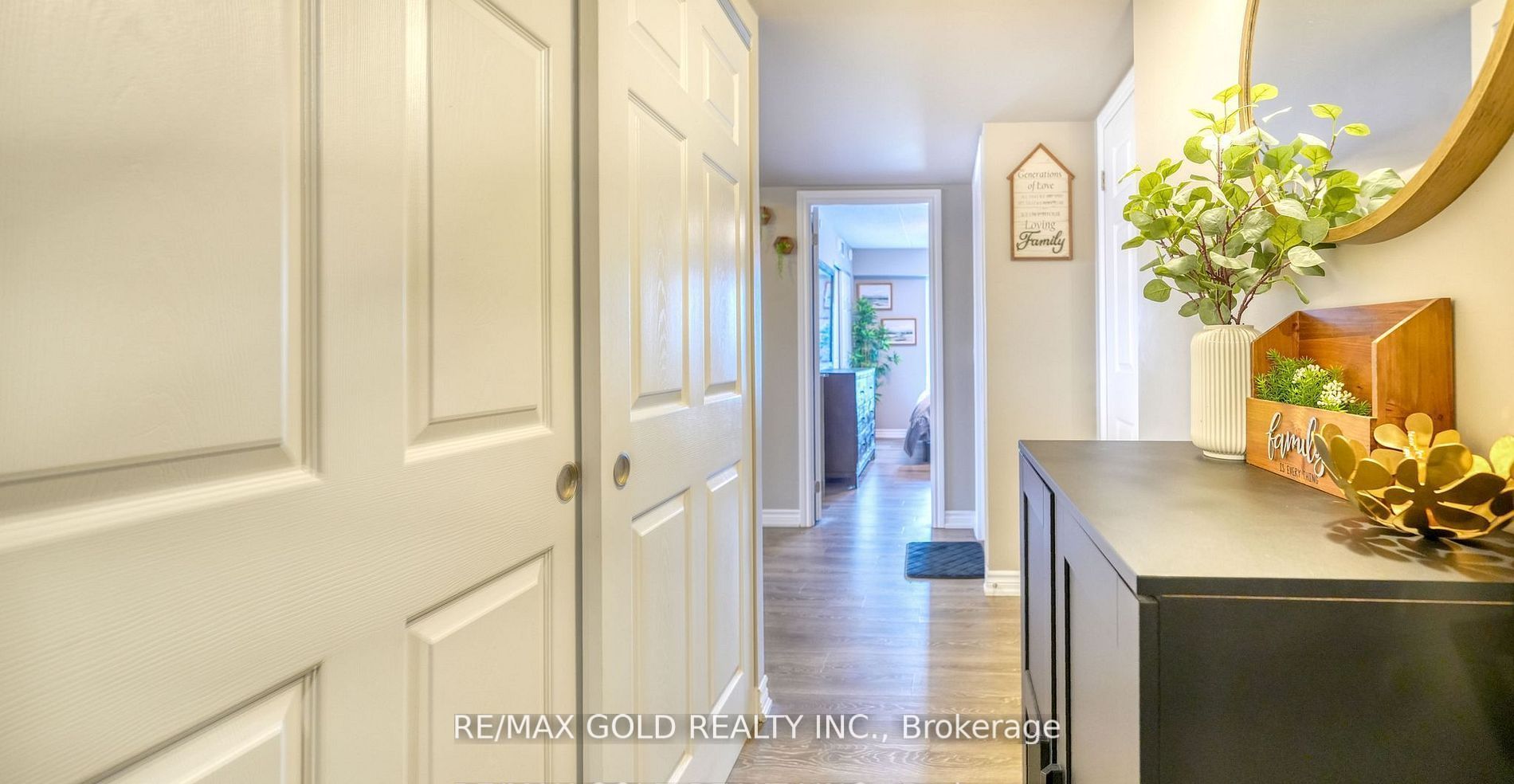 716 Main Street E 807