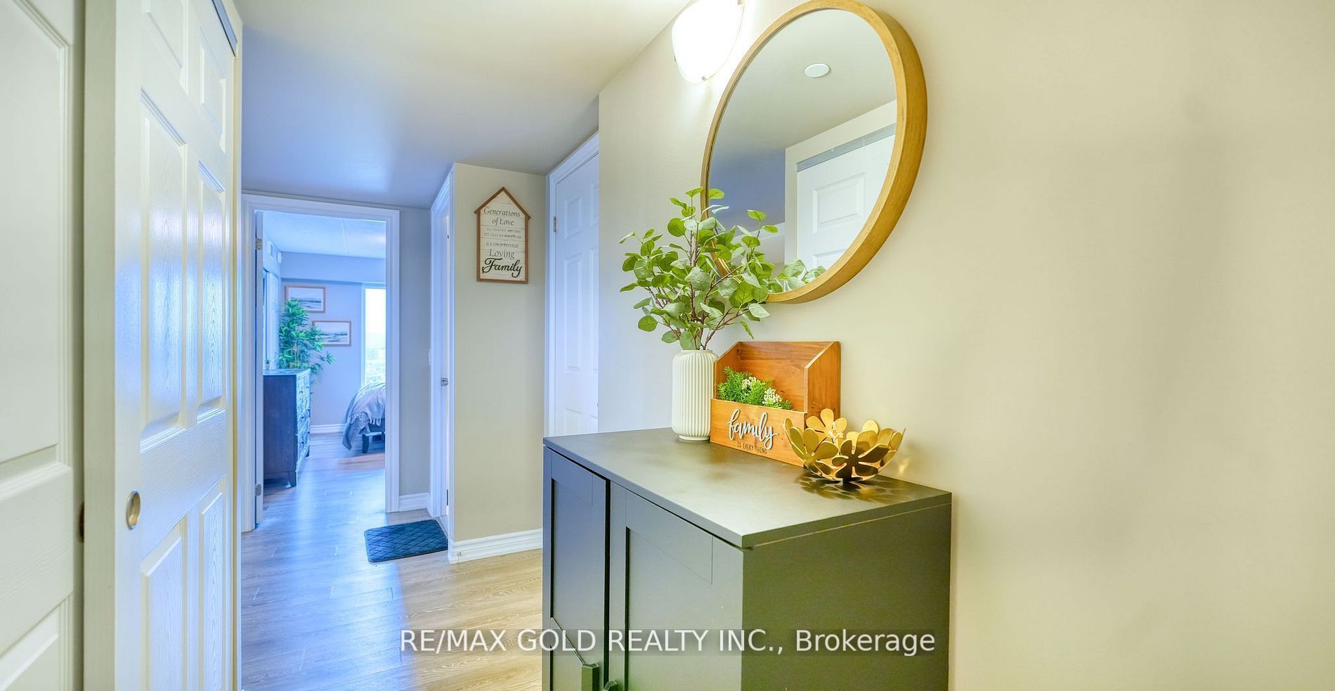 716 Main Street E 807