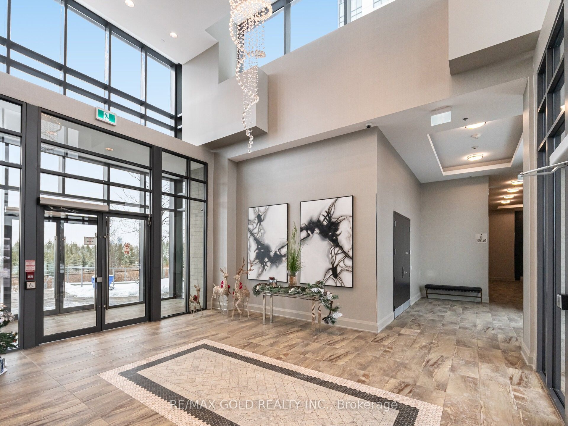 65 Yorkland Boulevard 111