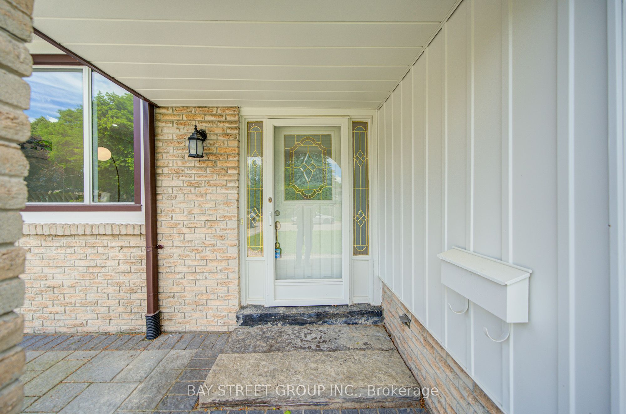 4 Sir Brandiles Place