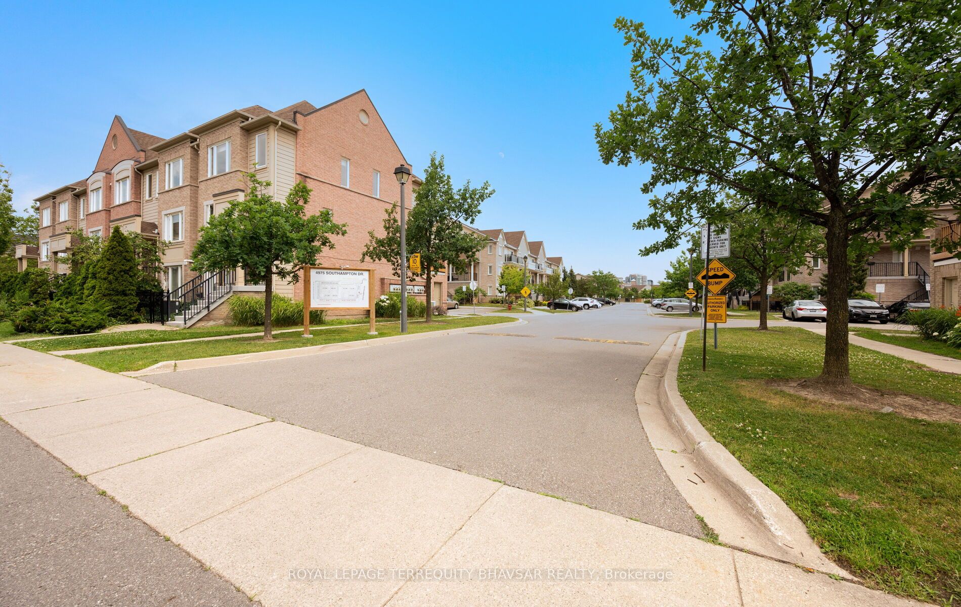 3098 Eglinton Avenue W 94