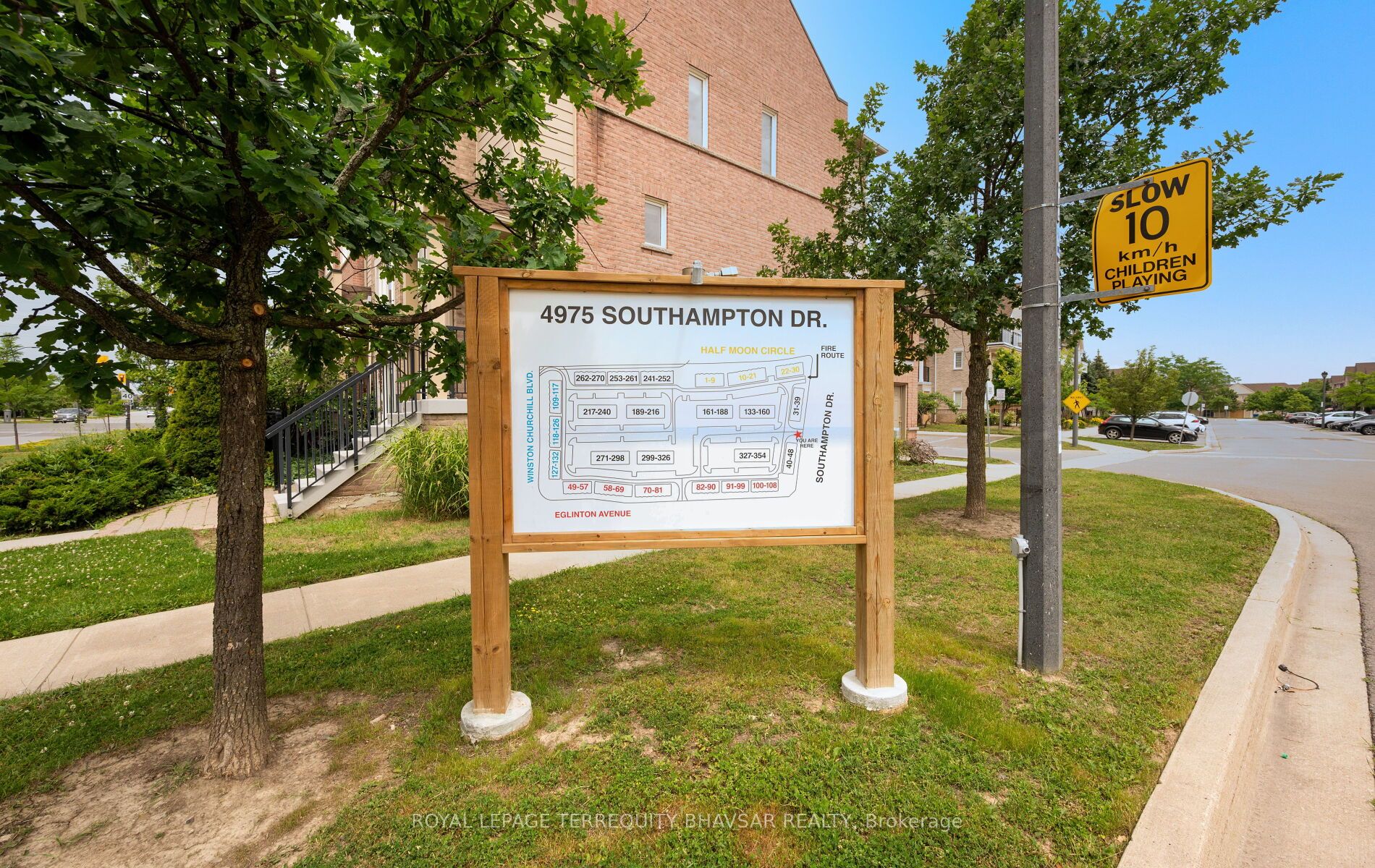 3098 Eglinton Avenue W 94