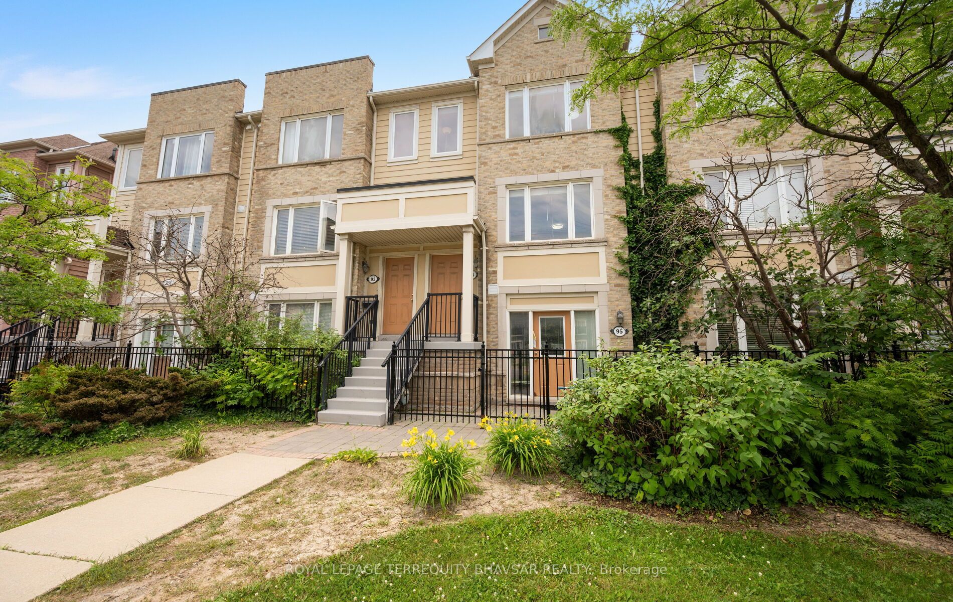 3098 Eglinton Avenue W 94