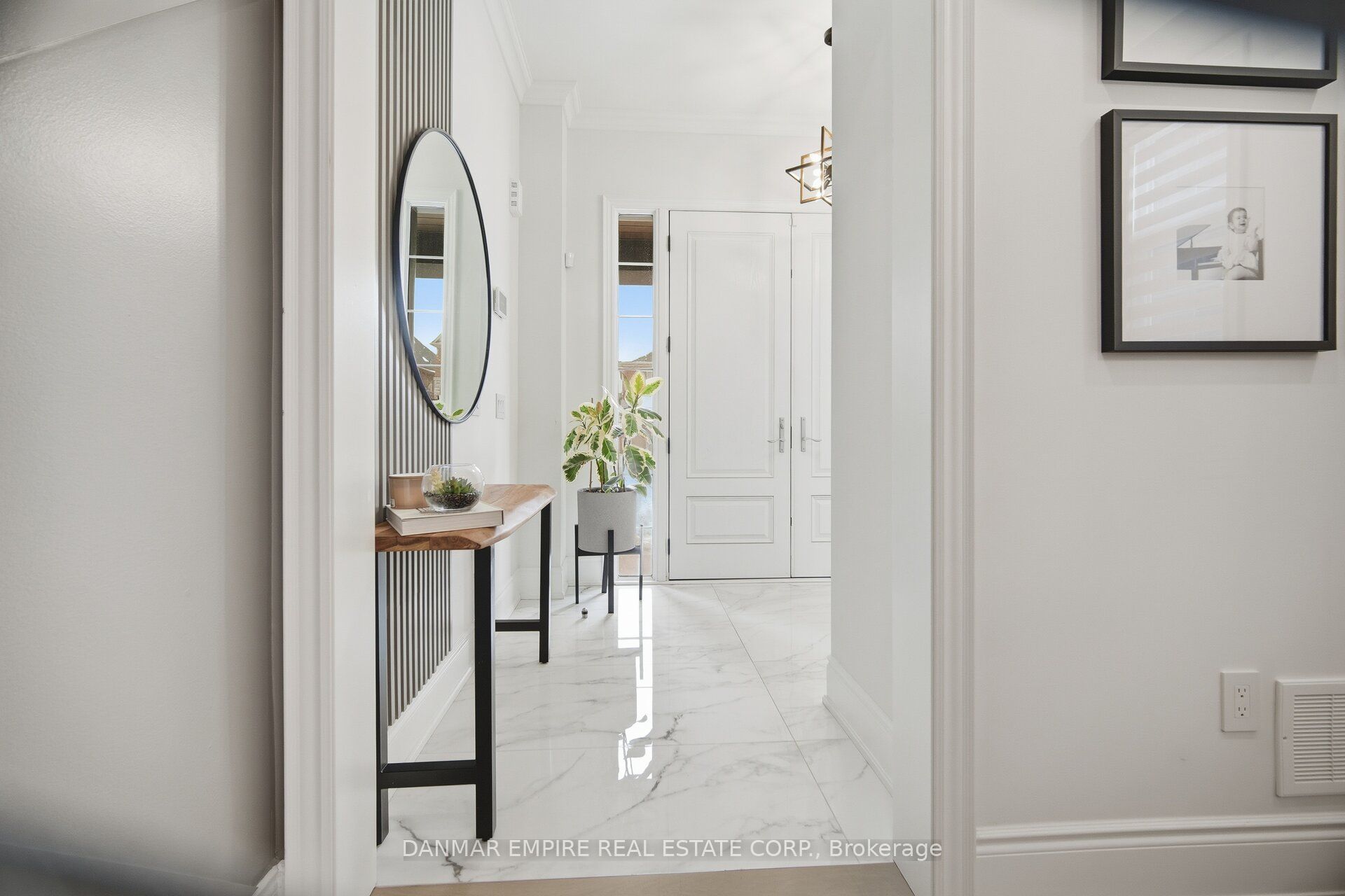 14 Woodgate Pines Drive