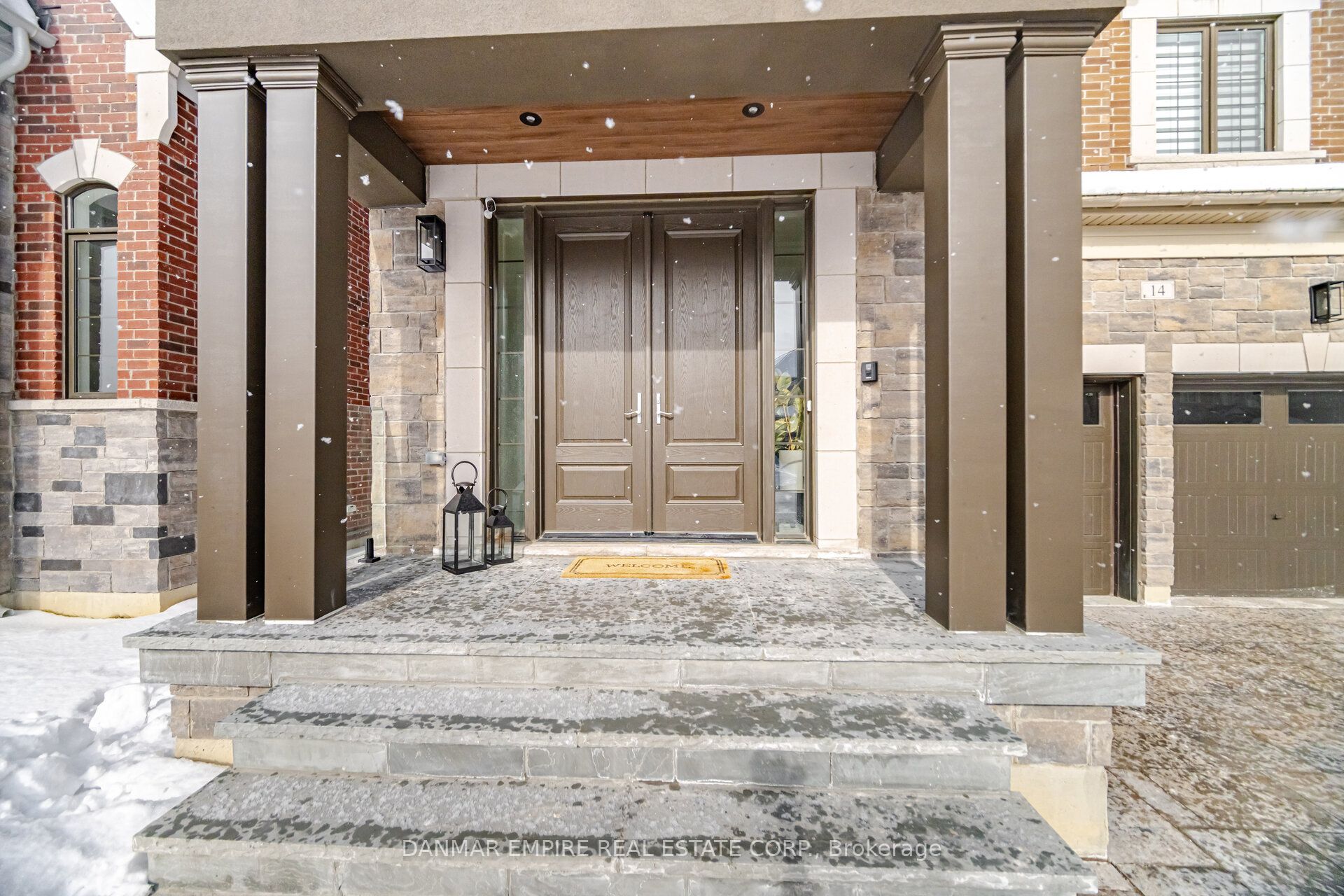 14 Woodgate Pines Drive