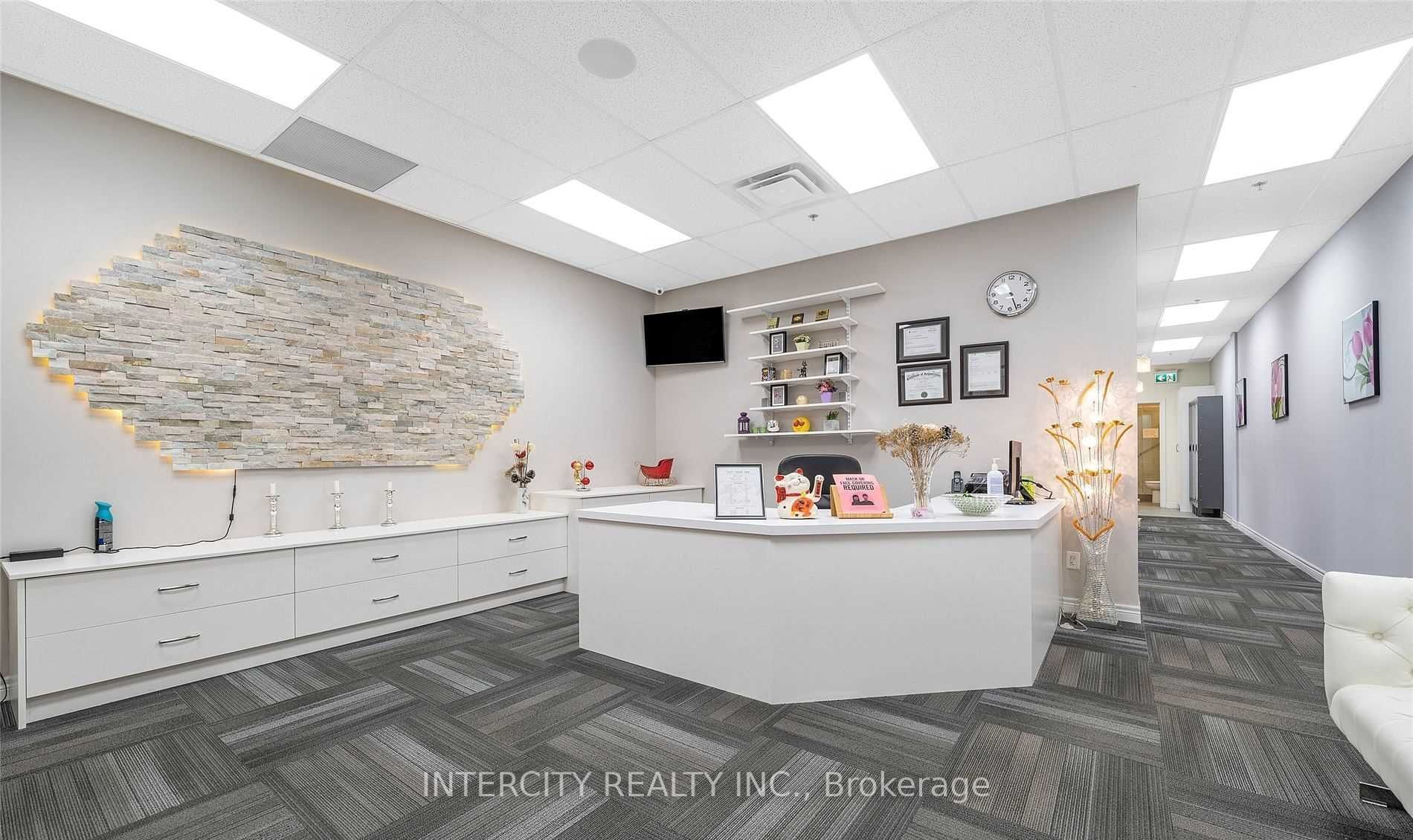 7611 Pine Valley Drive 29