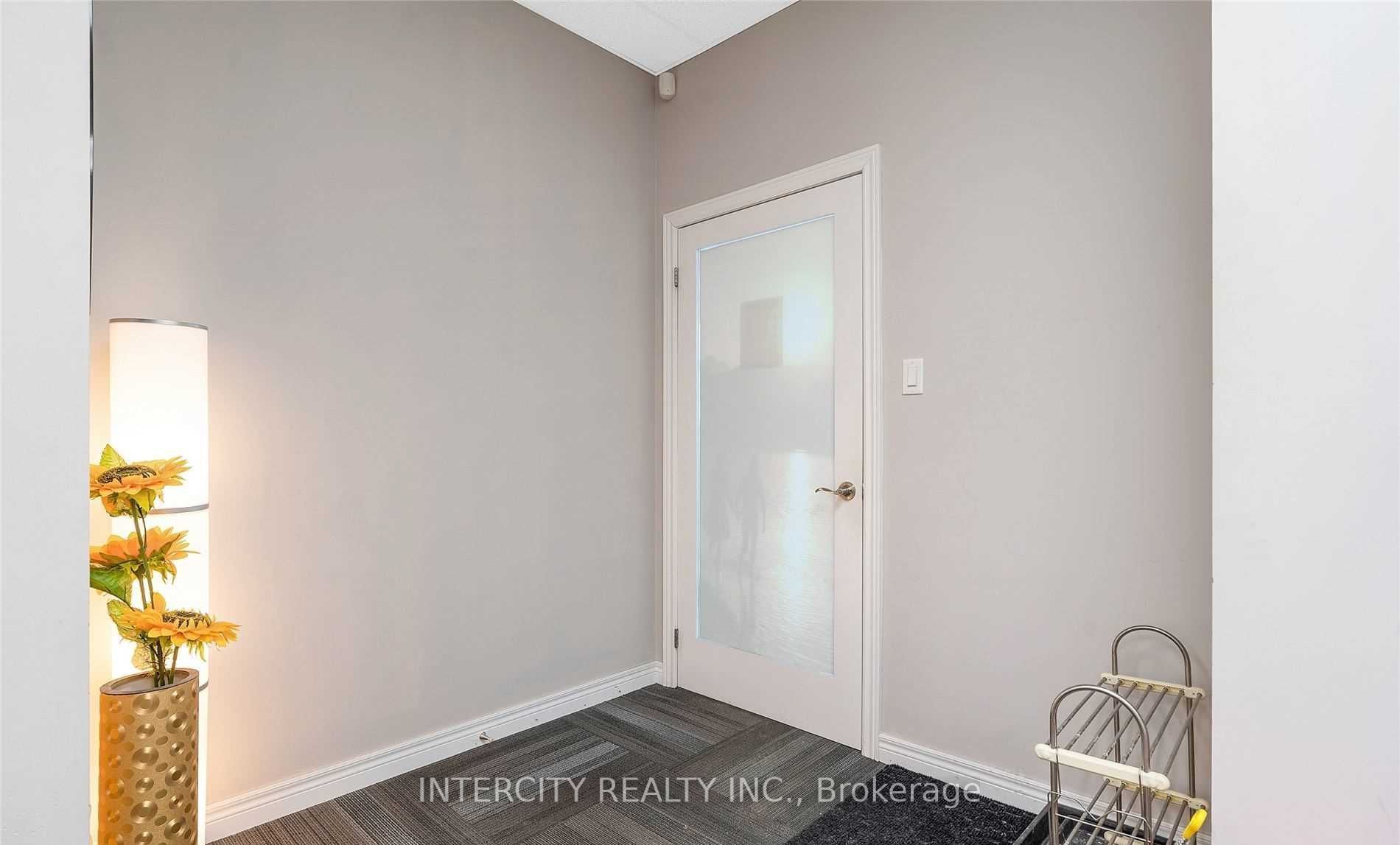 7611 Pine Valley Drive 29