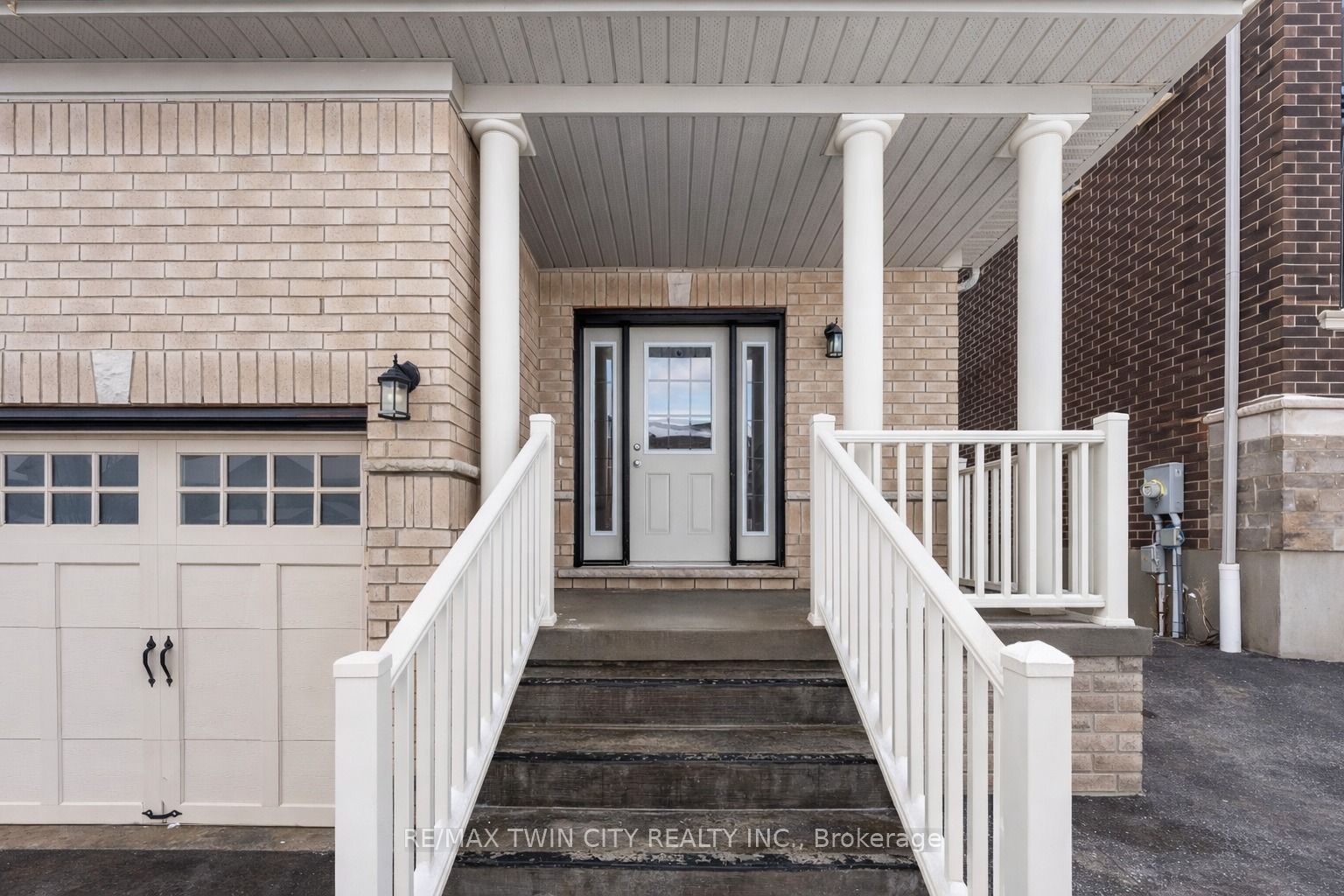 565 Florencedale Crescent