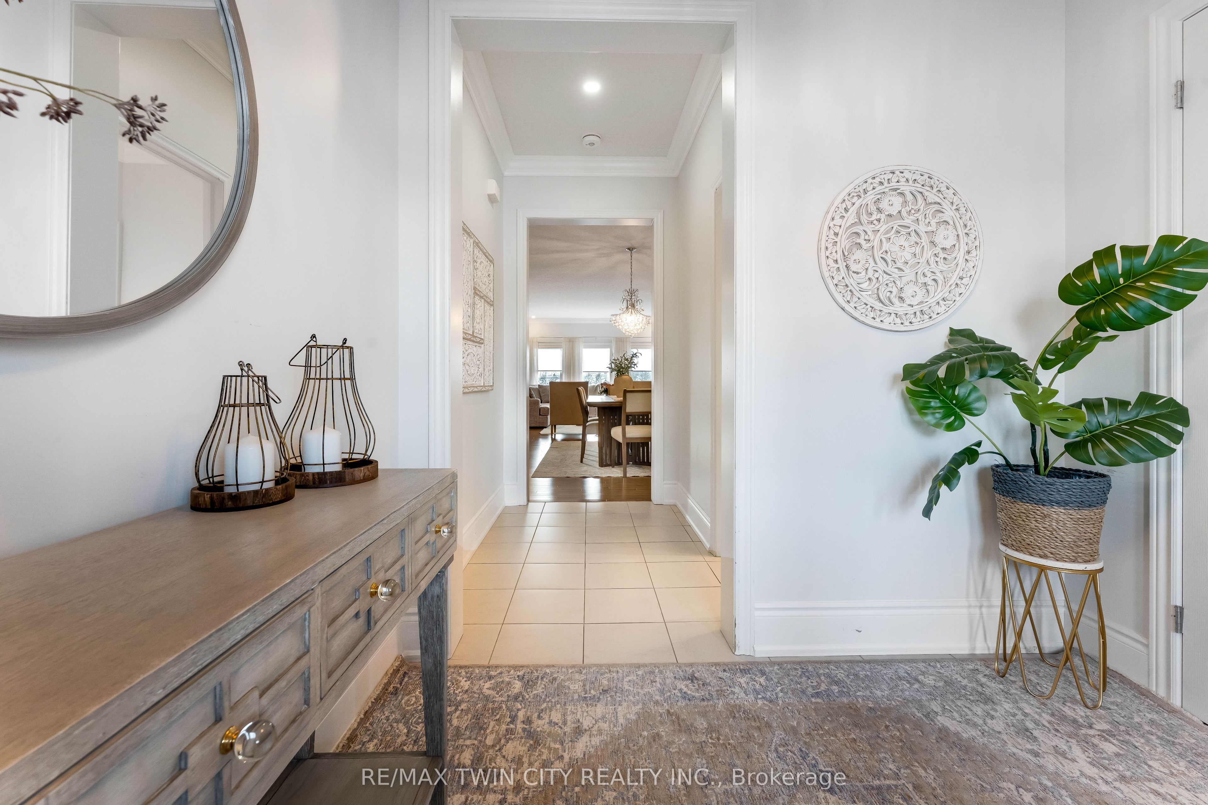 565 Florencedale Crescent