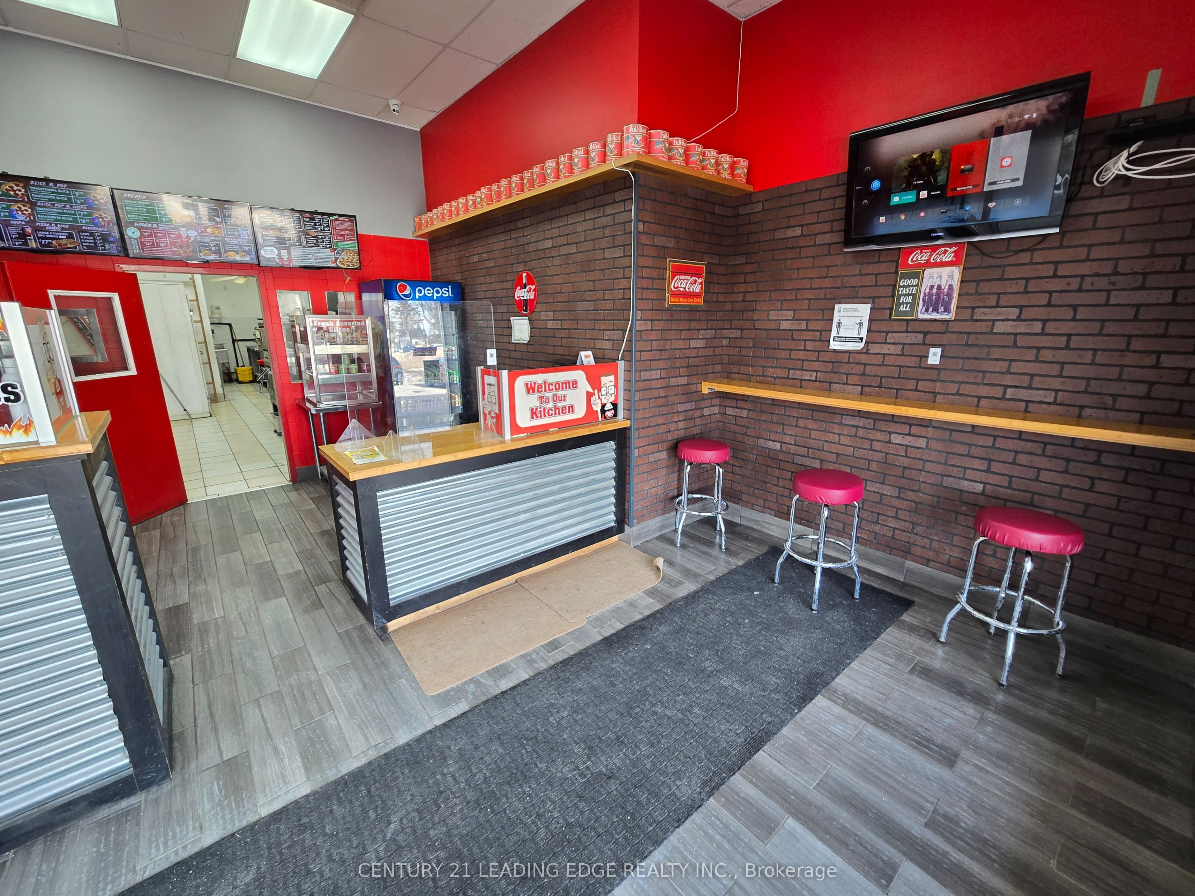 725 Krosno Boulevard 713