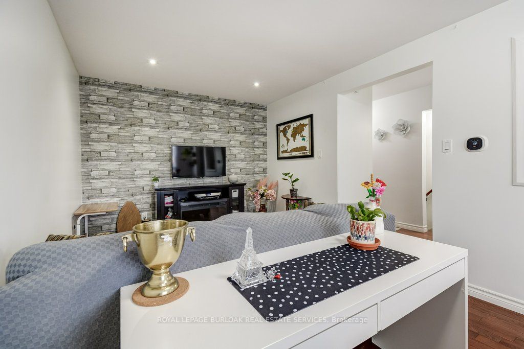 1350 Limeridge Road E 18