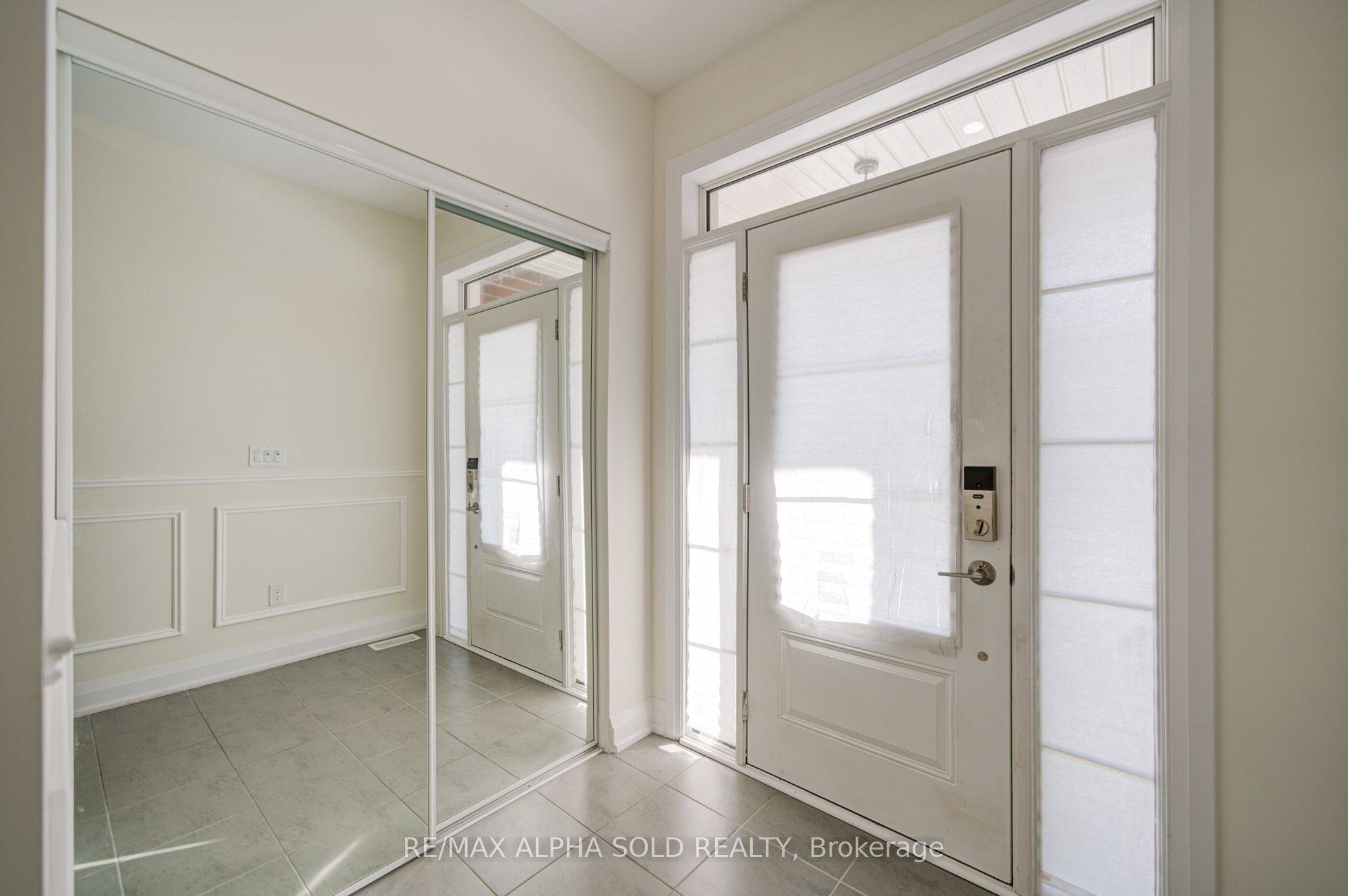 980 Crowsnest Hollow Avenue S