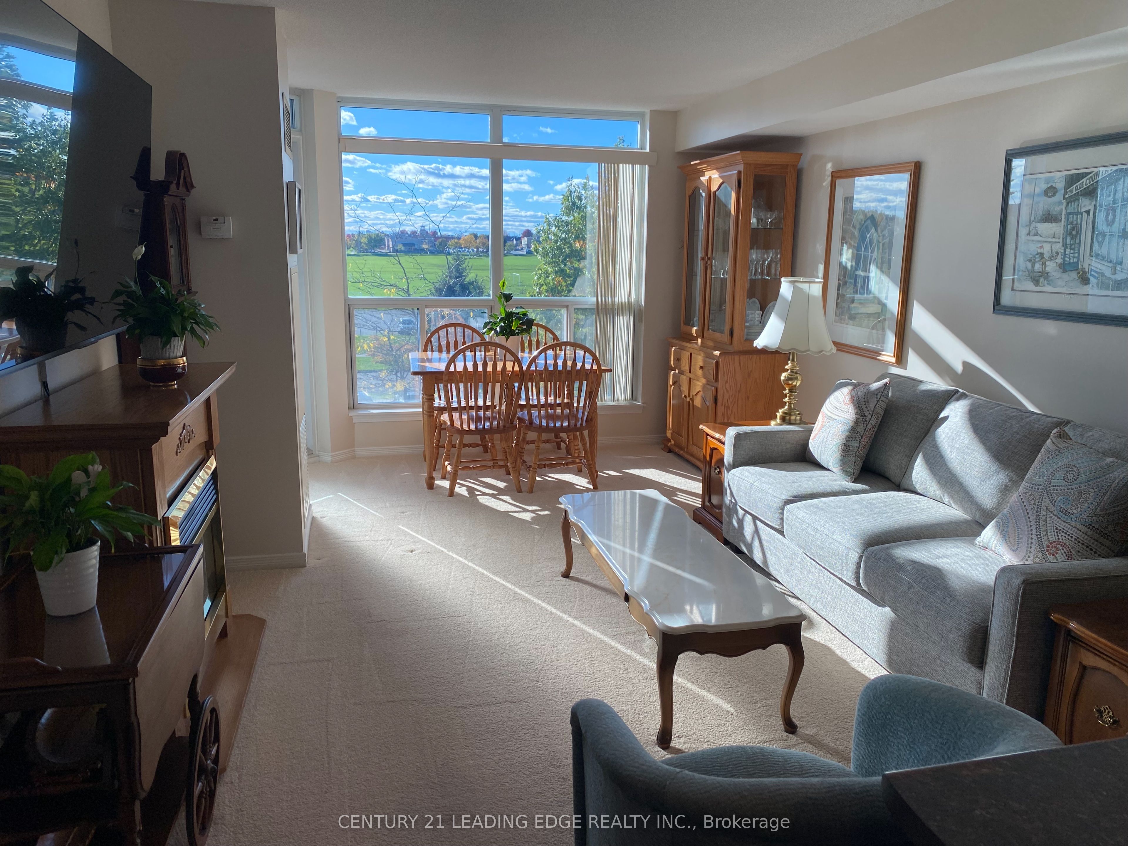 340 Watson Street W 318