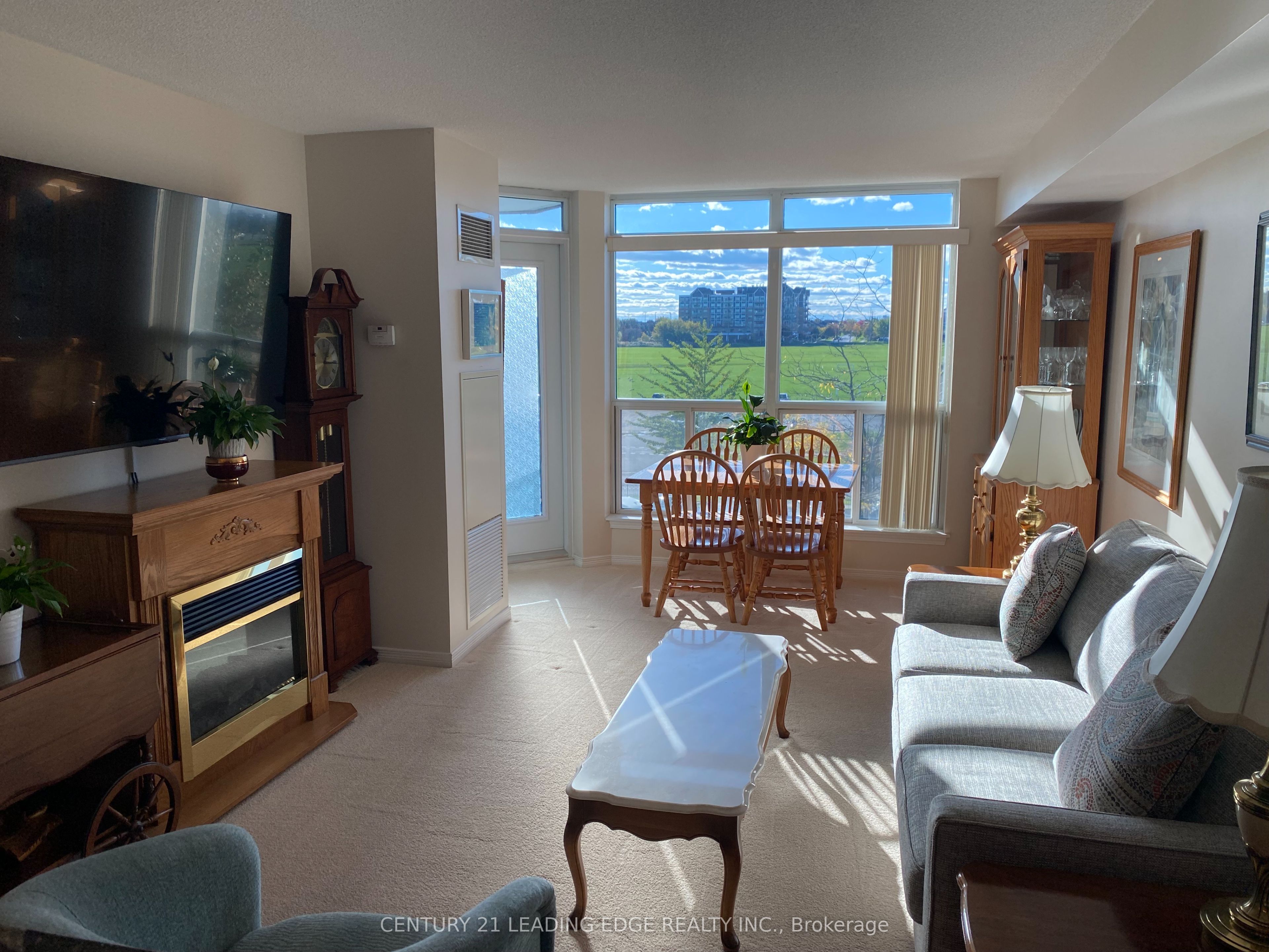 340 Watson Street W 318