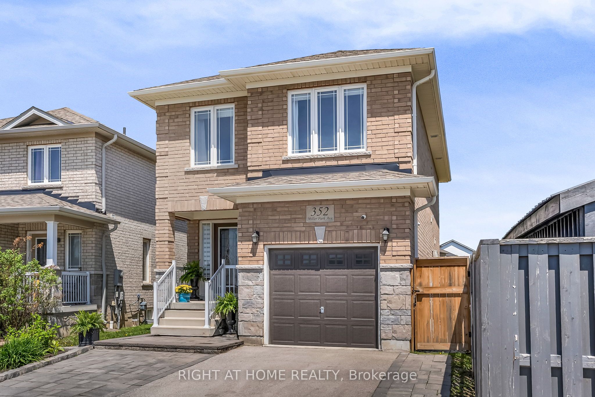 352 Miller Park Avenue