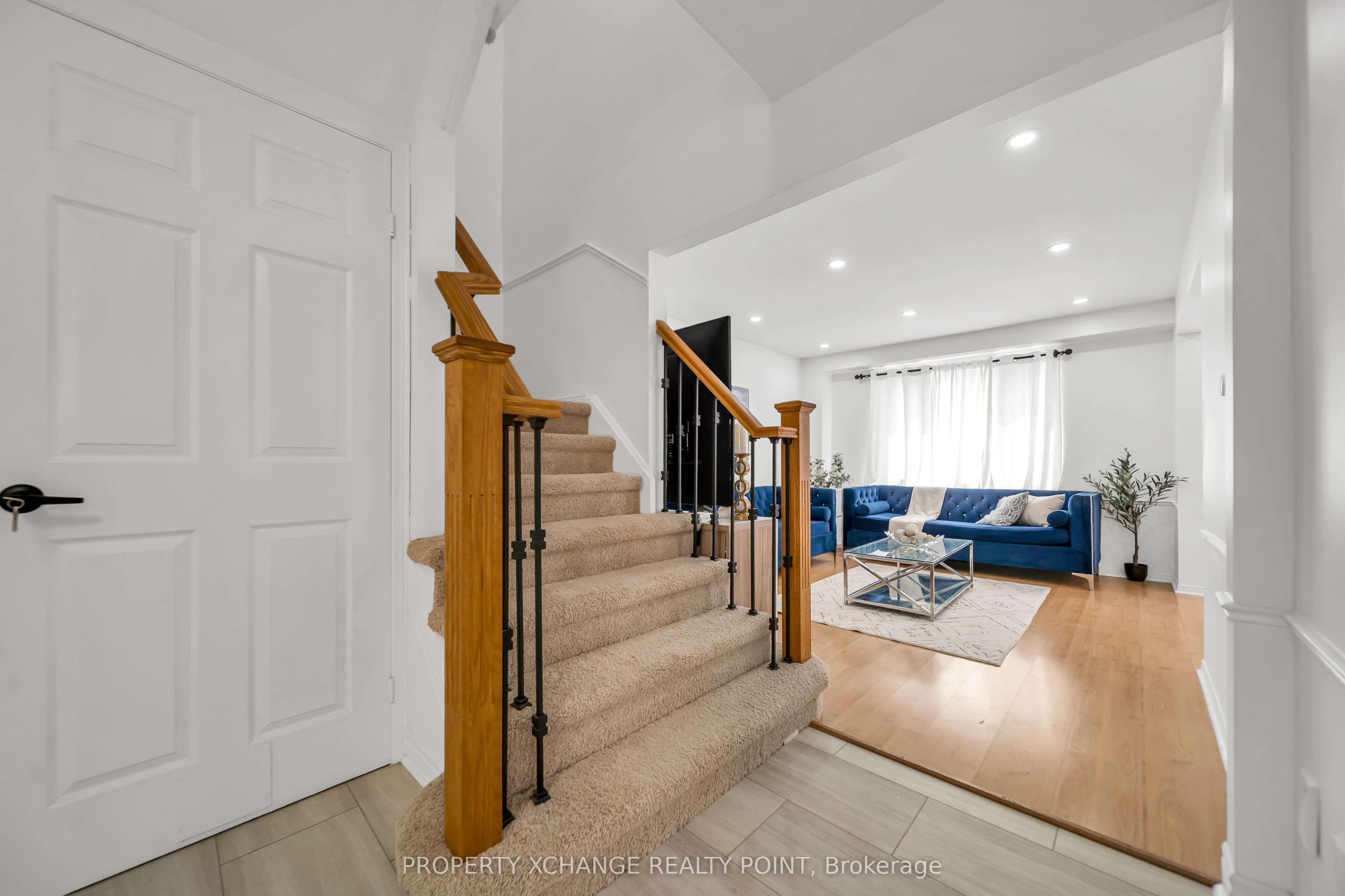 1569 Connery Crescent