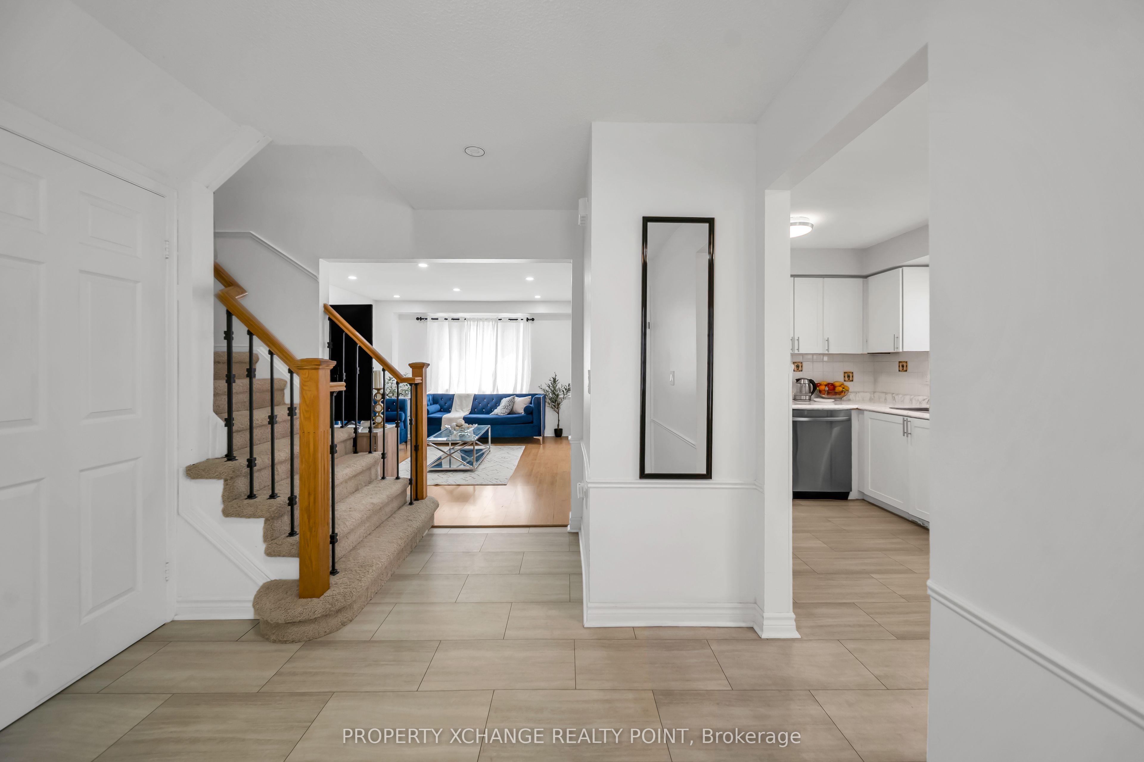 1569 Connery Crescent