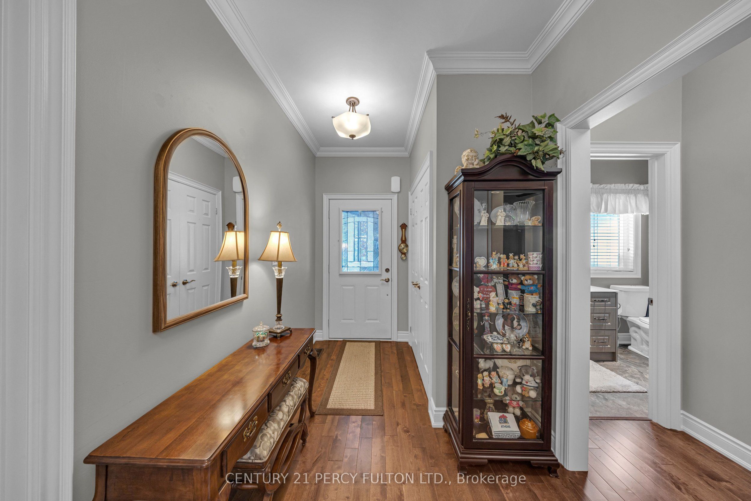 7 Eastbank Road