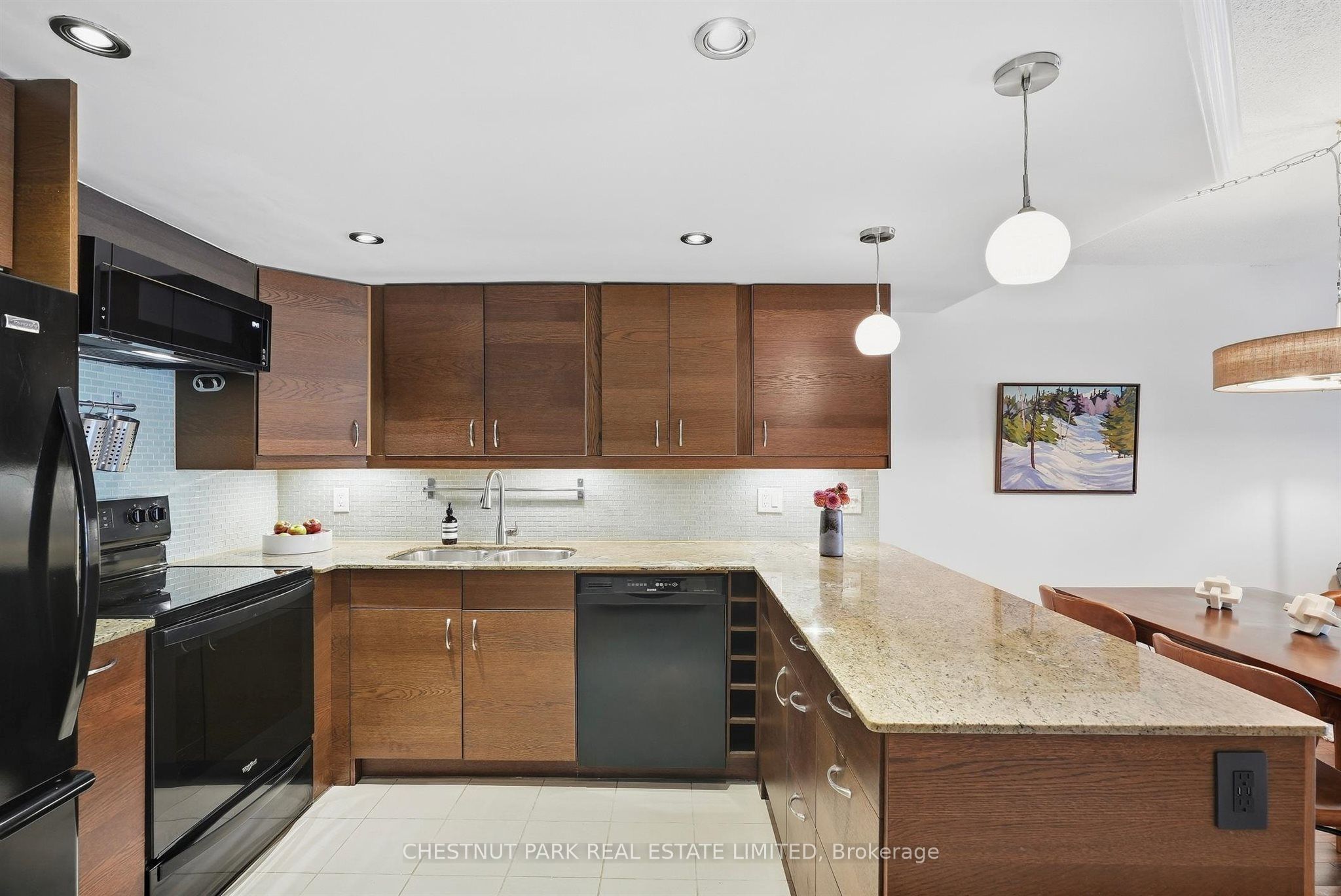 65 Scadding Avenue 211