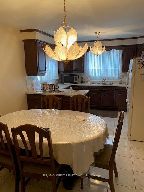98 Jeanne Drive