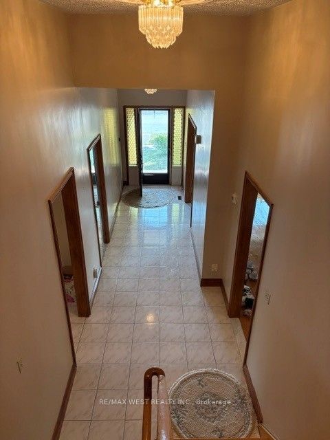 98 Jeanne Drive
