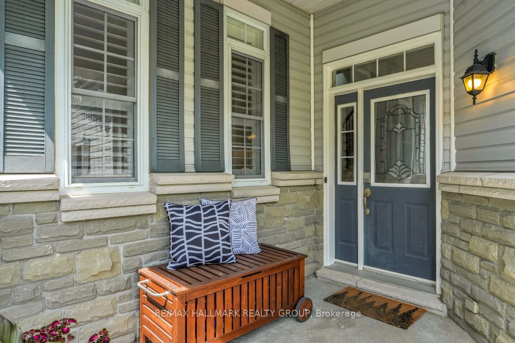 16 Hemlo Crescent