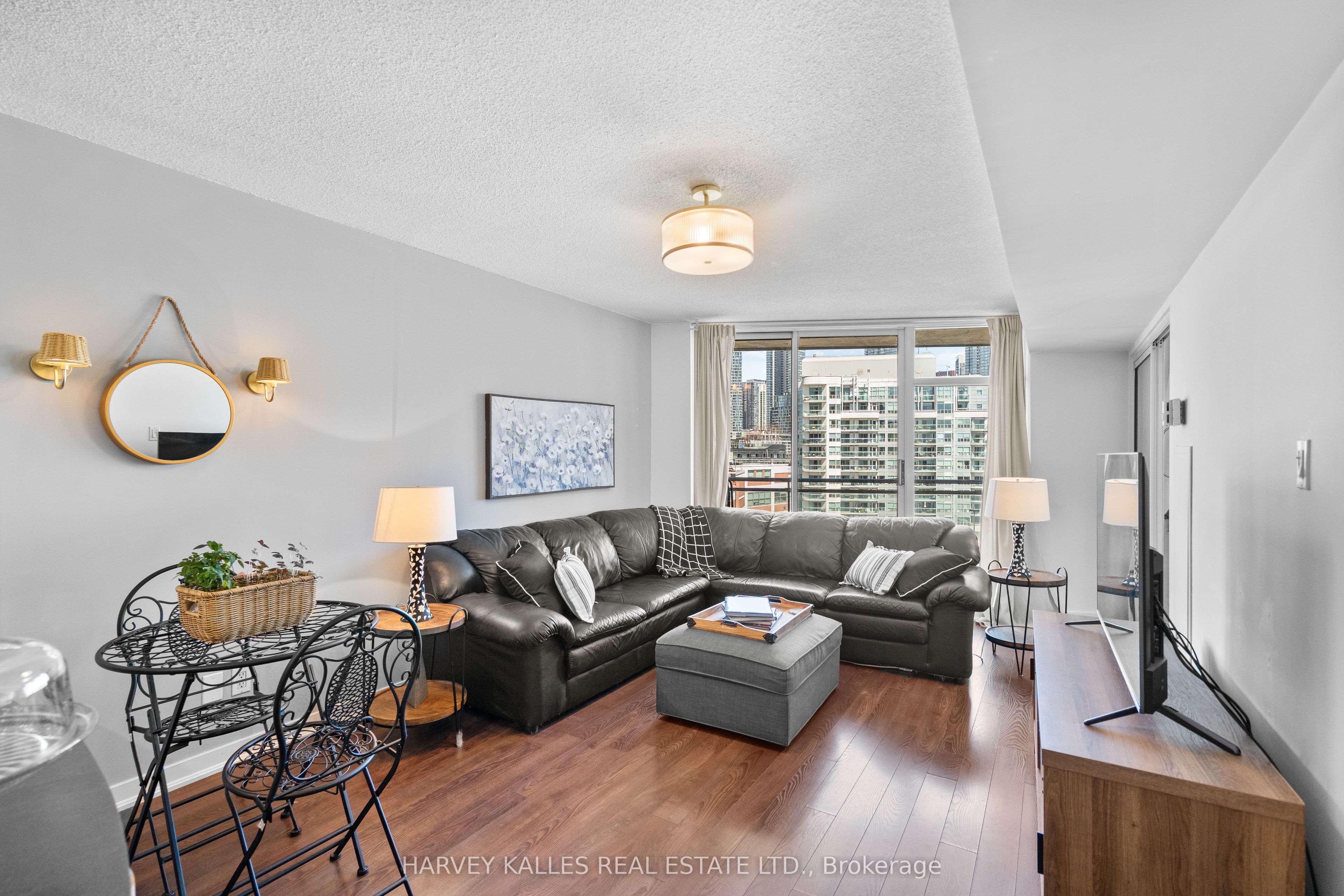 650 Queens Quay N/A W 803