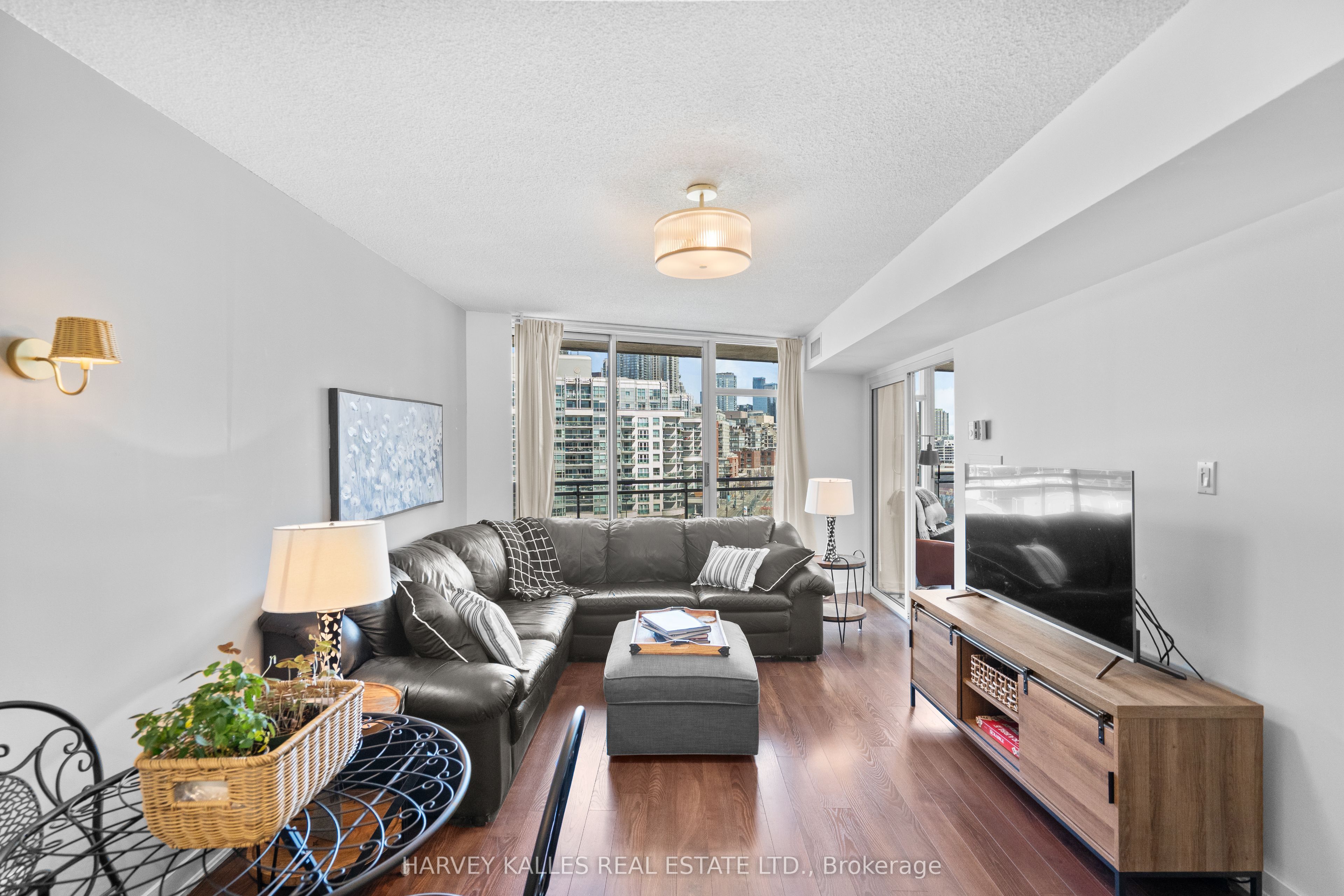 650 Queens Quay N/A W 803