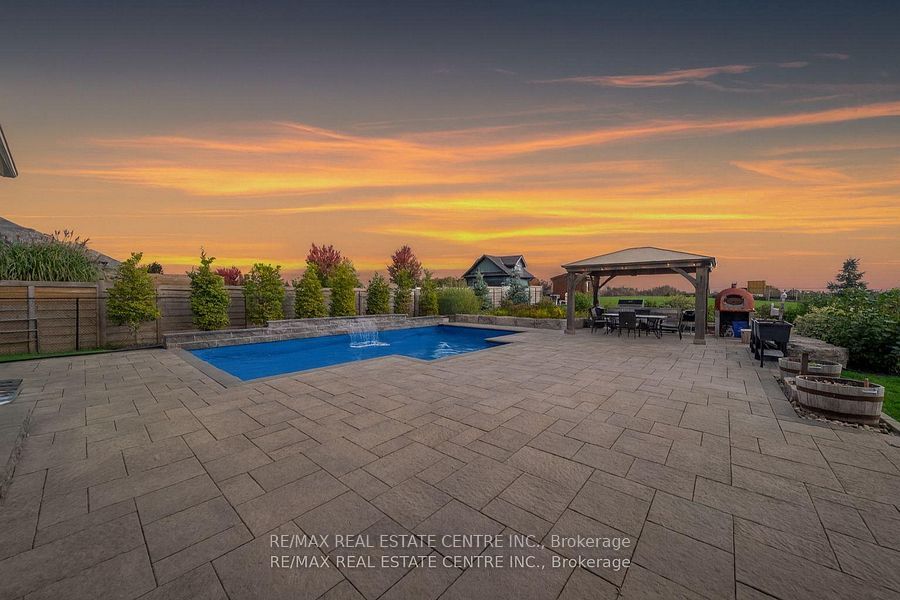 303 Sunnybrae Avenue