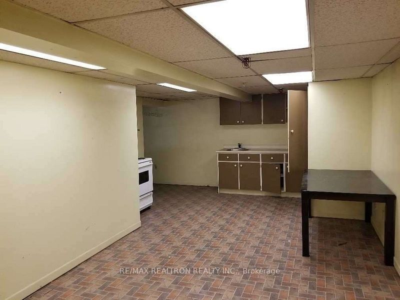 101 Freshway Drive 4