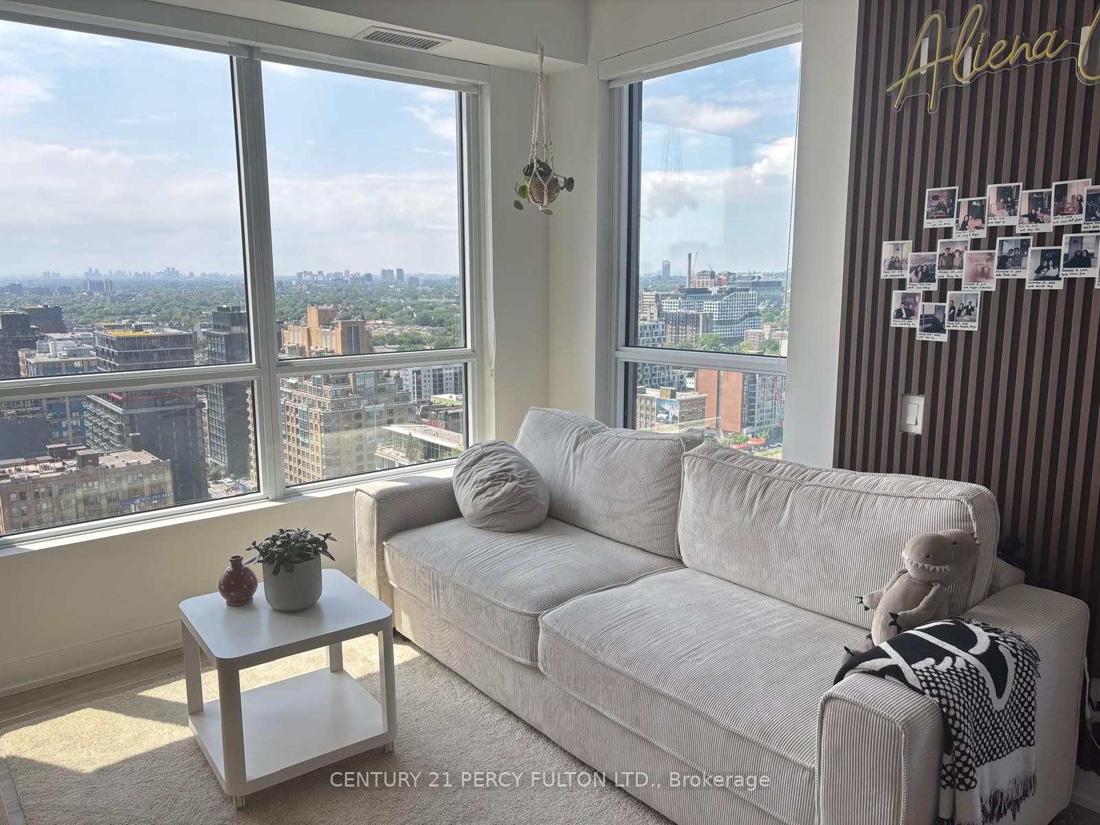 108 Peter Street N 2613