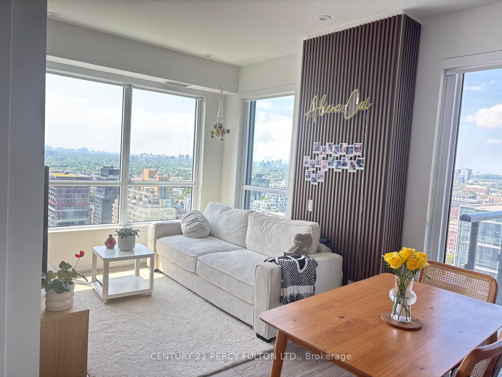 108 Peter Street N 2613